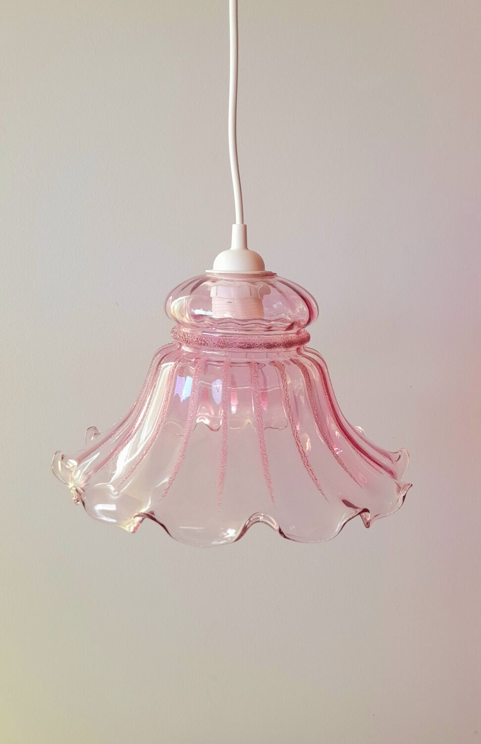 Pink glass pendant lamp