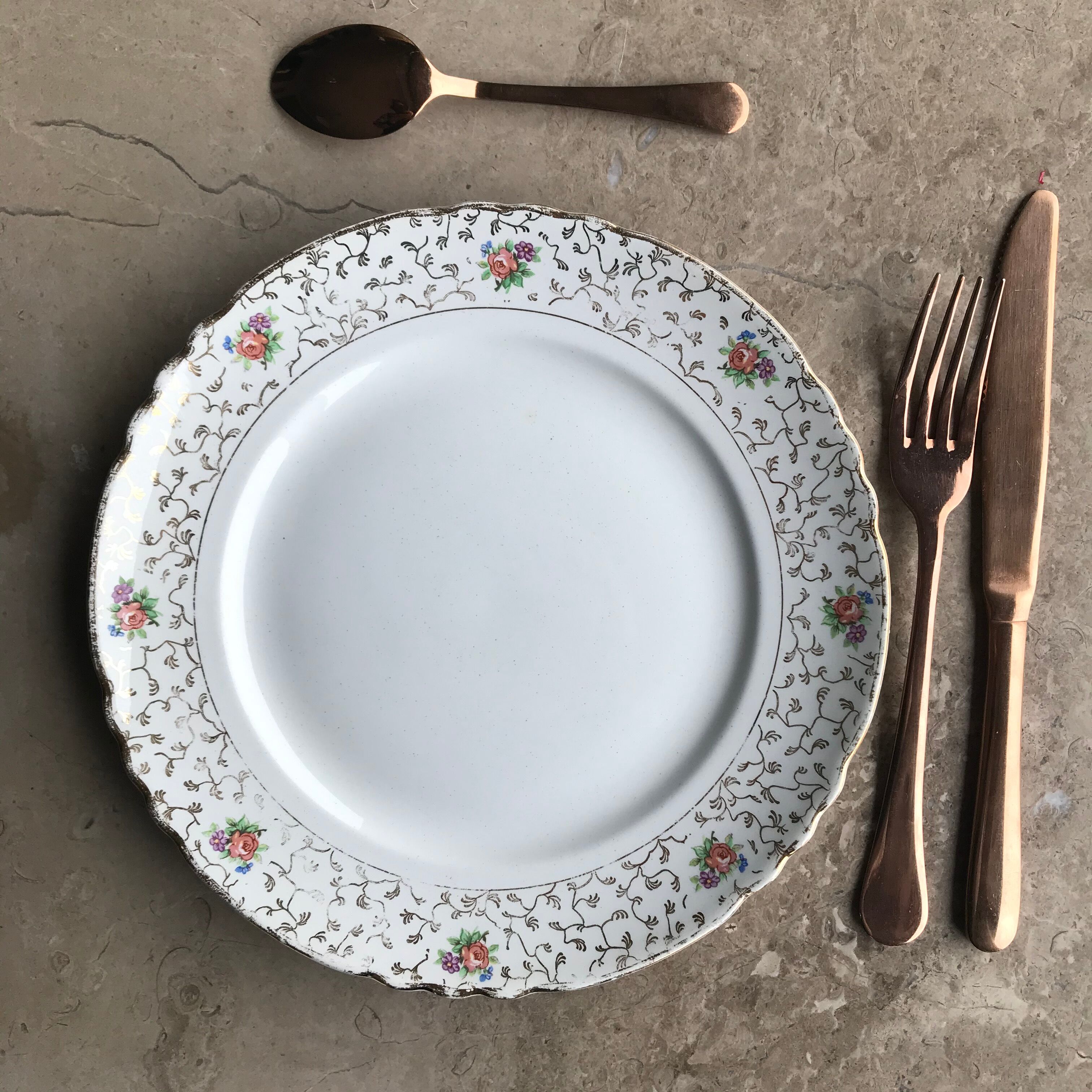 Series of 6 vintage plates
