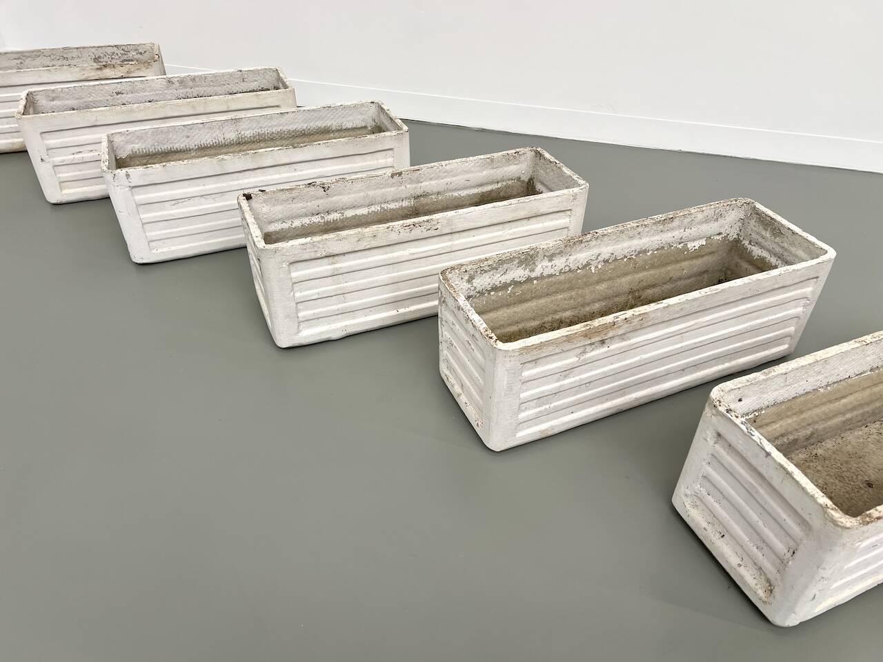 Set of 8 fiber cement planters