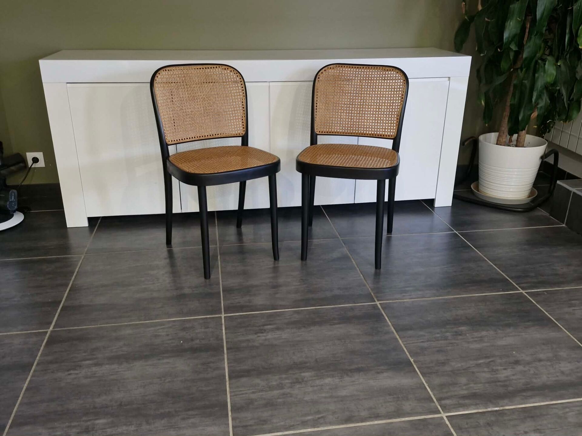 Set of 2 chairs no. 811 after Hoffmann, 1990s