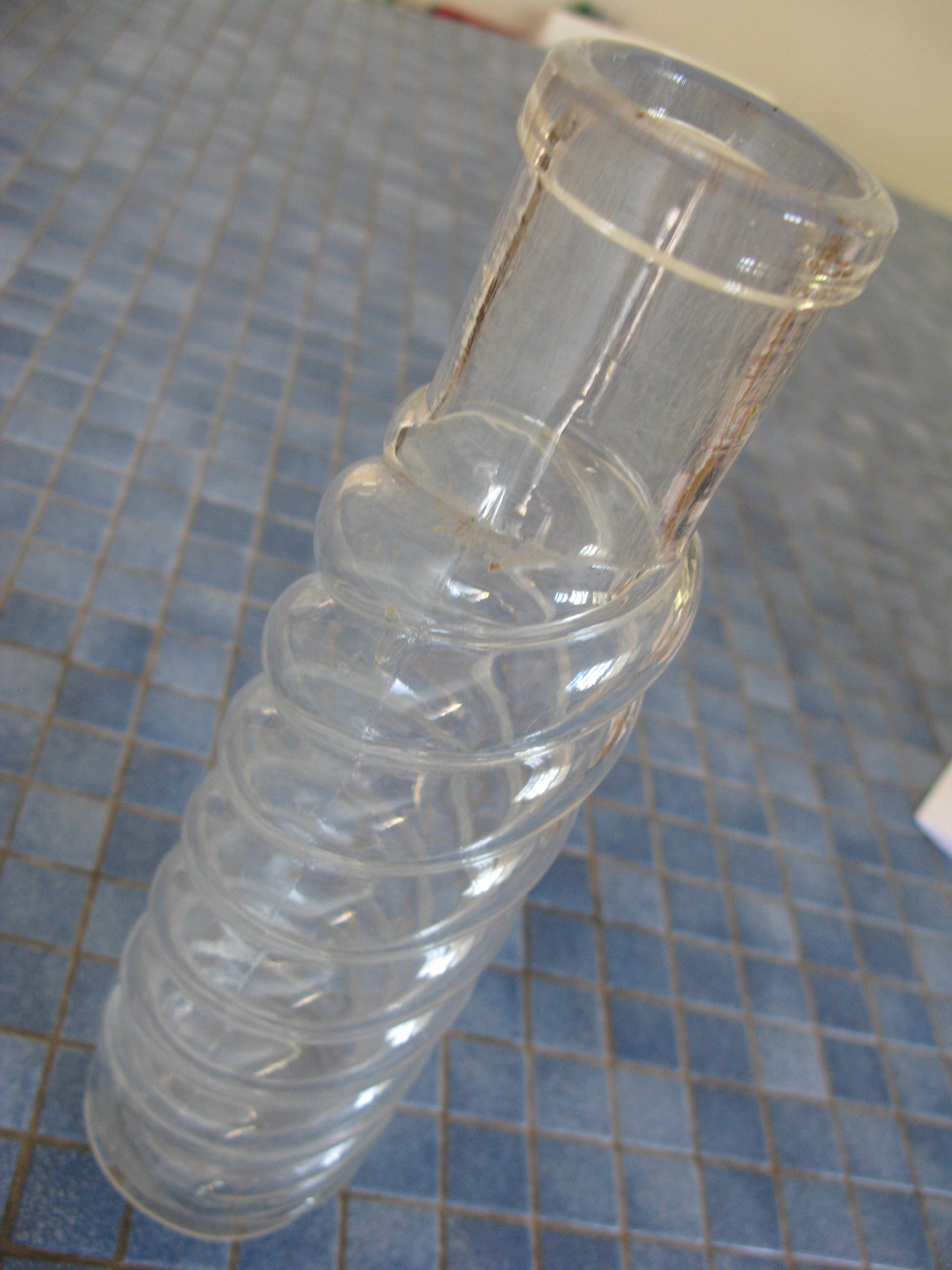 Lot de 4 carafes en verre blanc