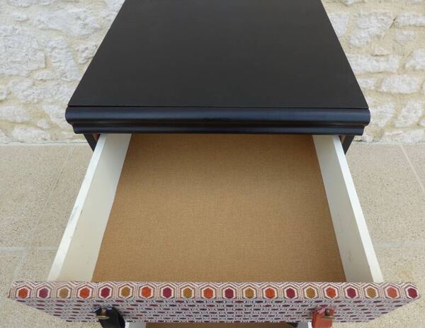Commode vintage sur roulettes trois tiroirs en simili cuir et tissus- Bouto