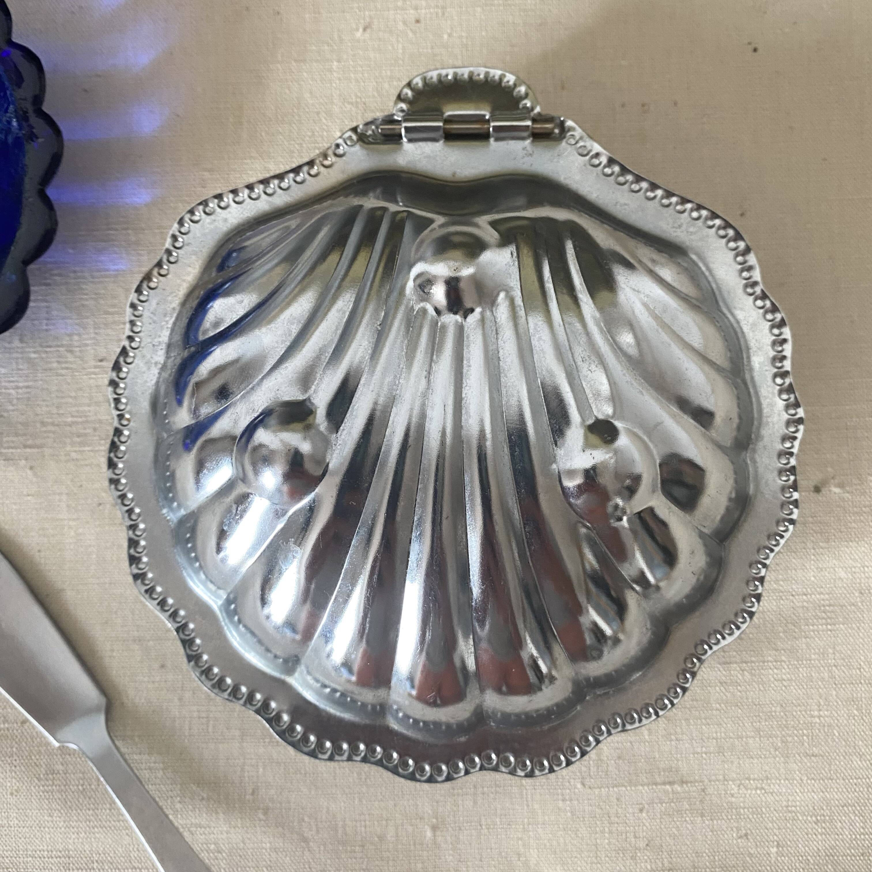 Stainless steel and glass shell butter dish with knife