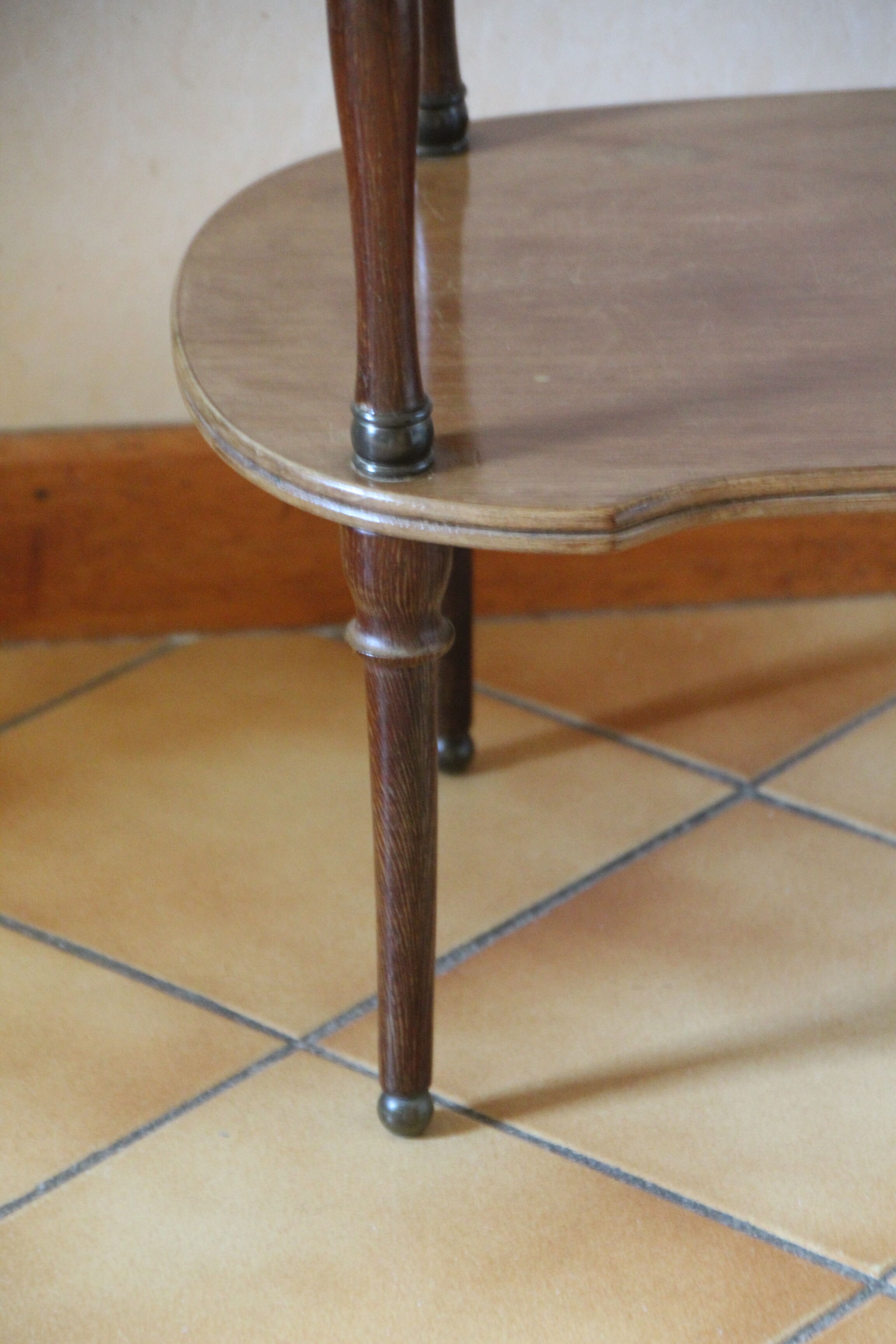 Side table kidney bean Louis XV style