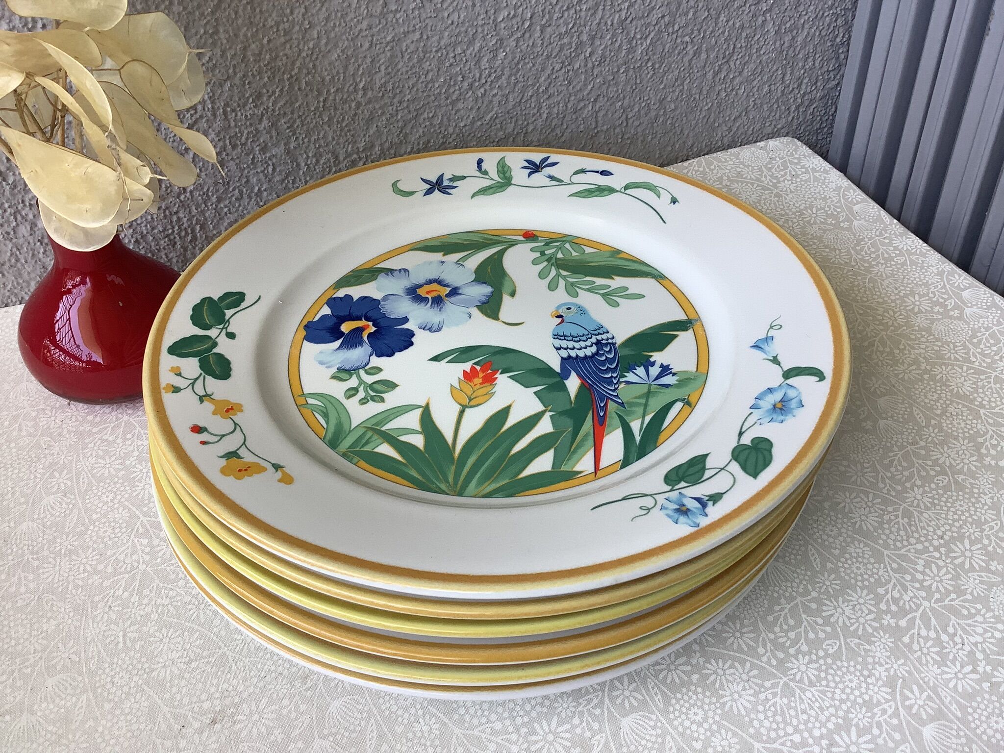 Ara Pier Import Japan Hibiscus and Parrot plates