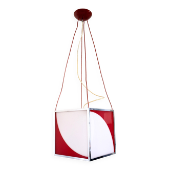 Suspension postmoderne cubique rouge et blanc en plexiglas et métal, italie