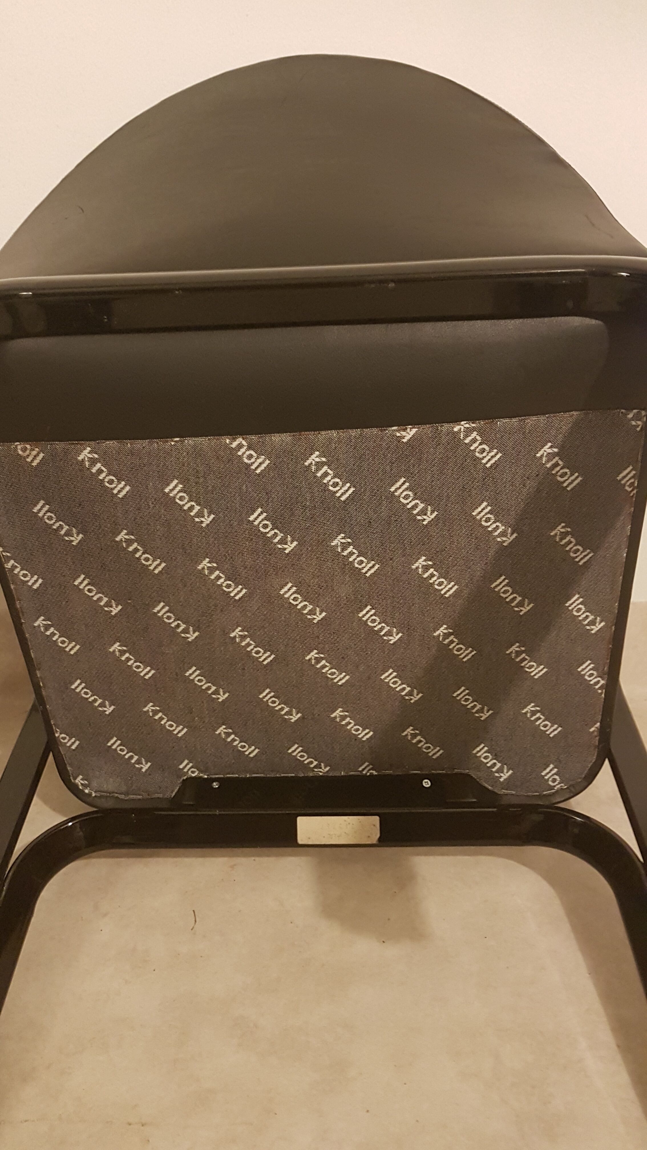 Pair of armchairs "Orsay" designer Gae Aulenti for Knoll