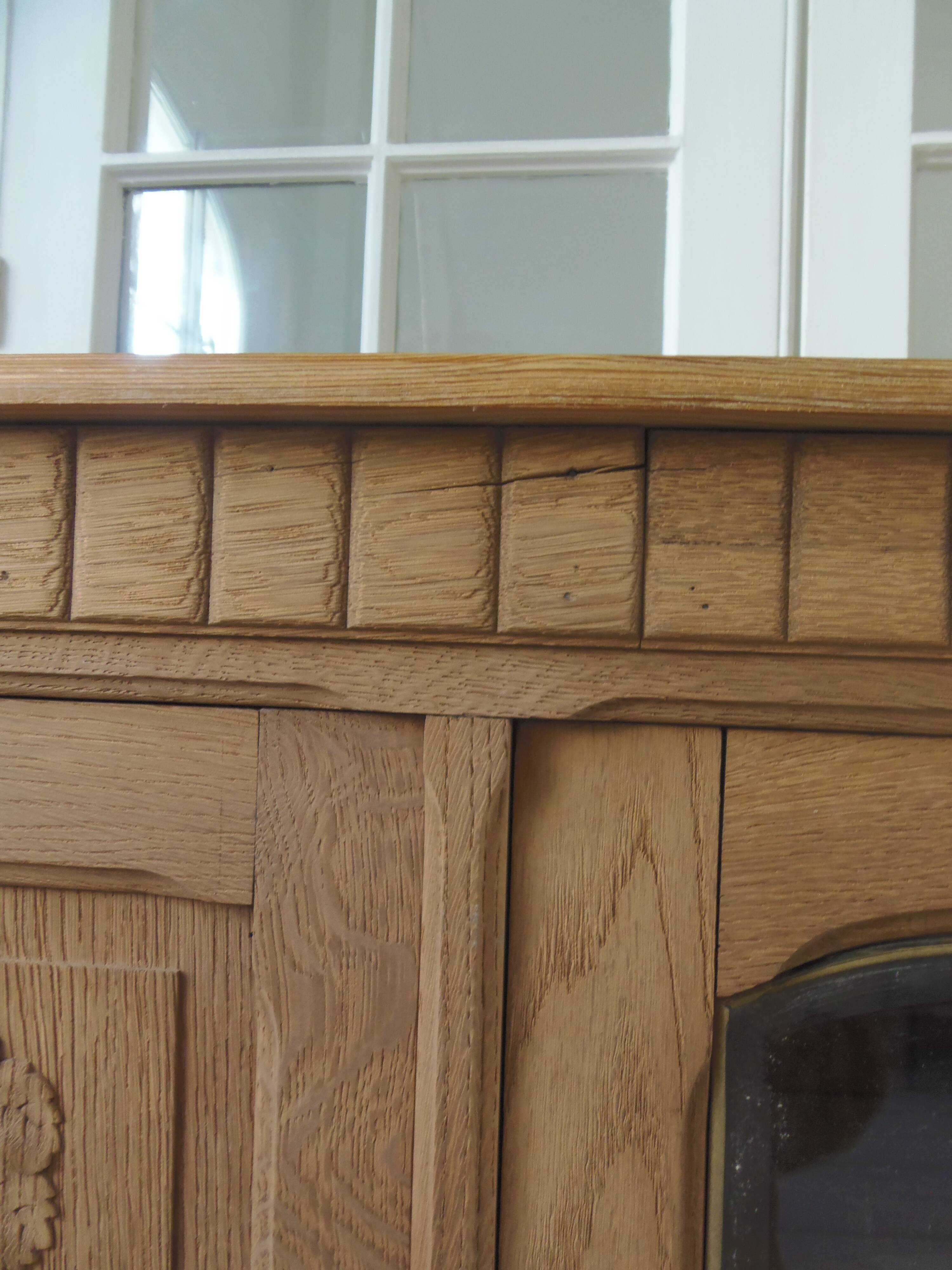 Console, shallow art deco sideboard in raw wood.
