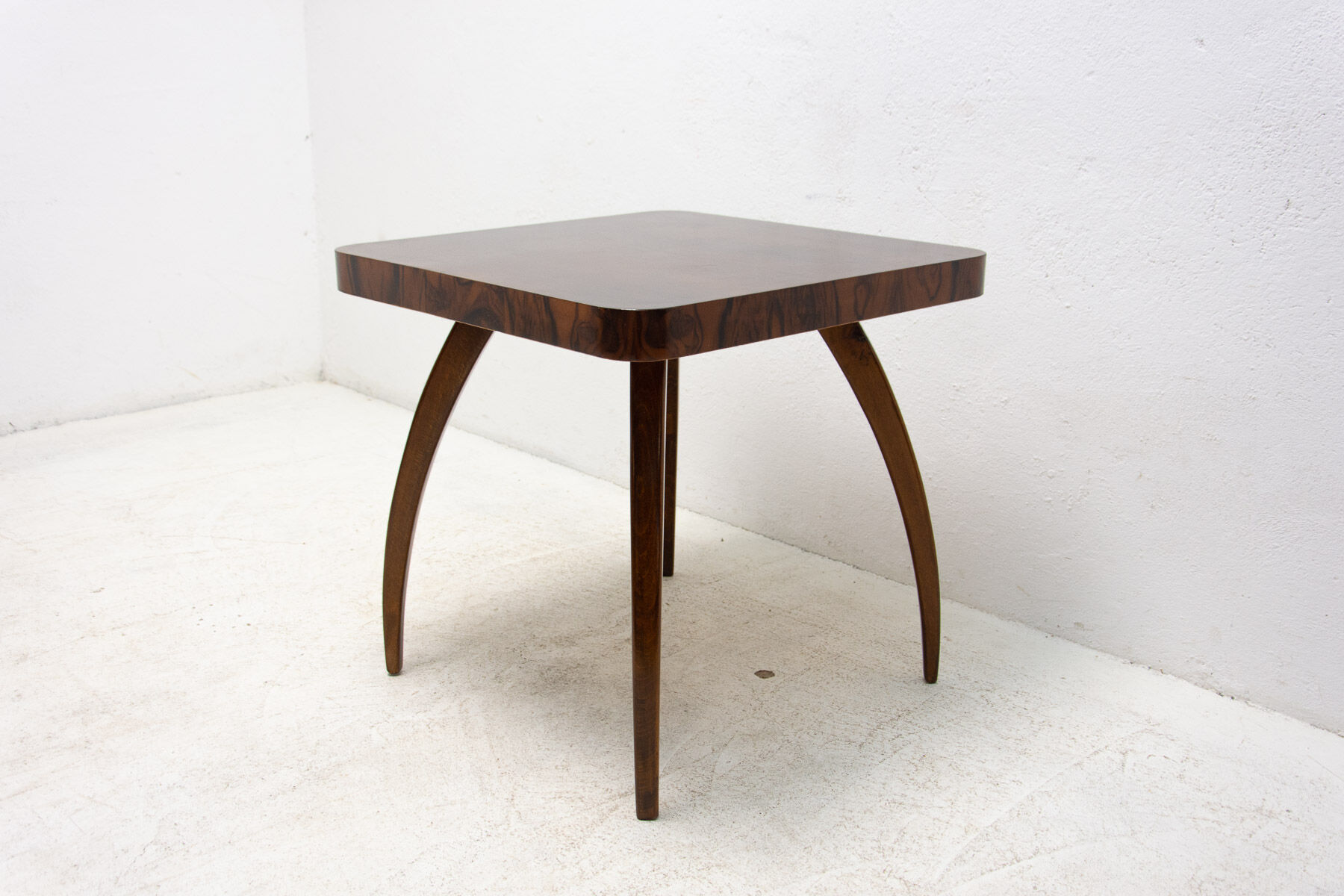 Fully renovated walnut Spider table H 259 by Jindřich Halabala, 1950´s