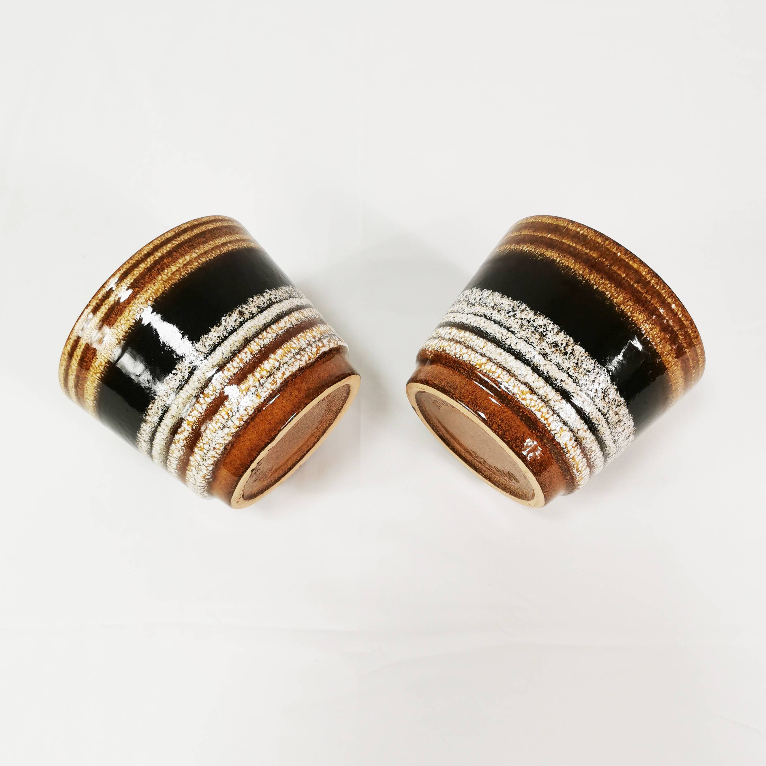 A pair of ceramic flower pots with covers, Scheurich, Germany, 1960s.