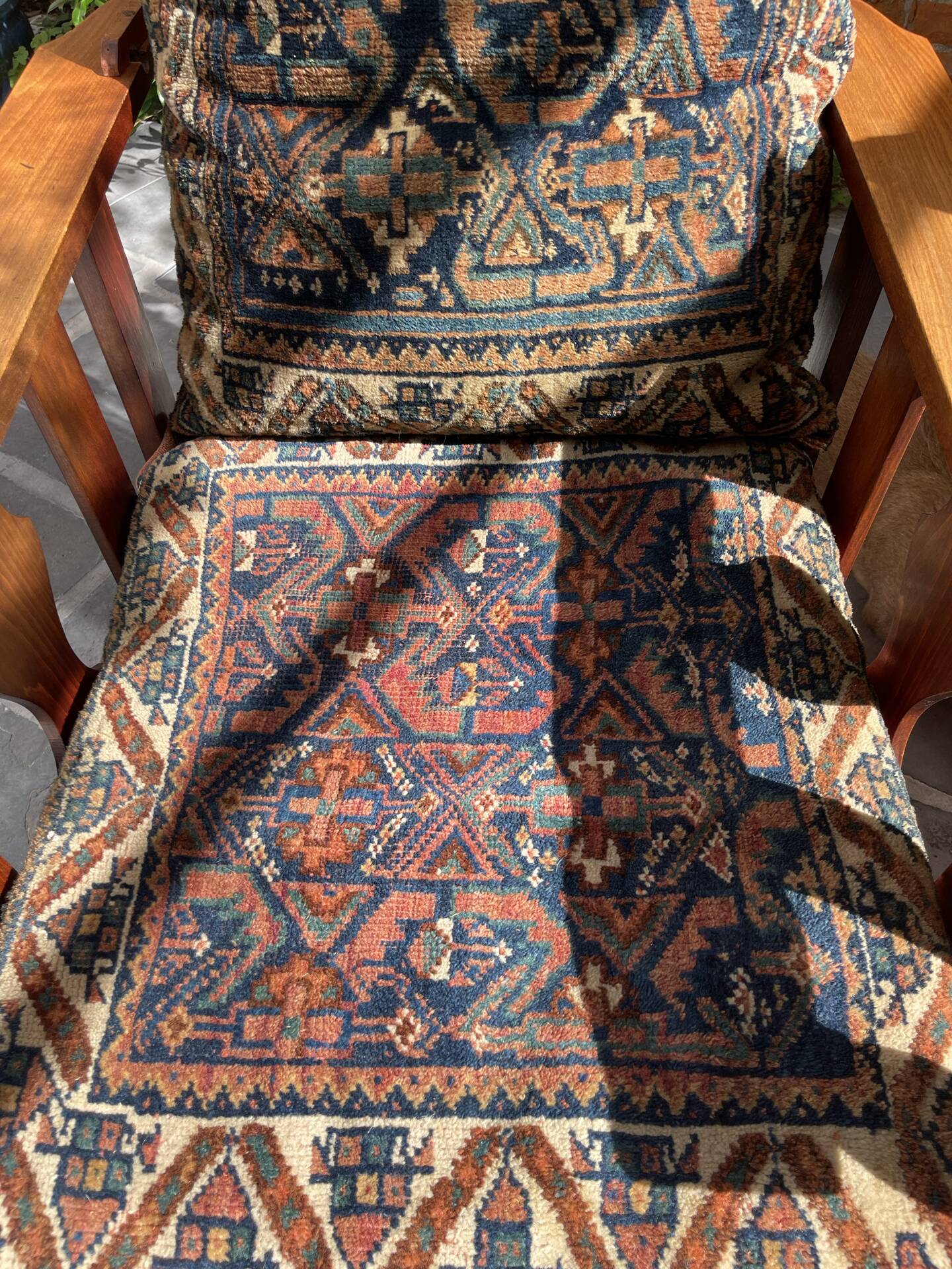2 Armchairs with 2 Persian cushions