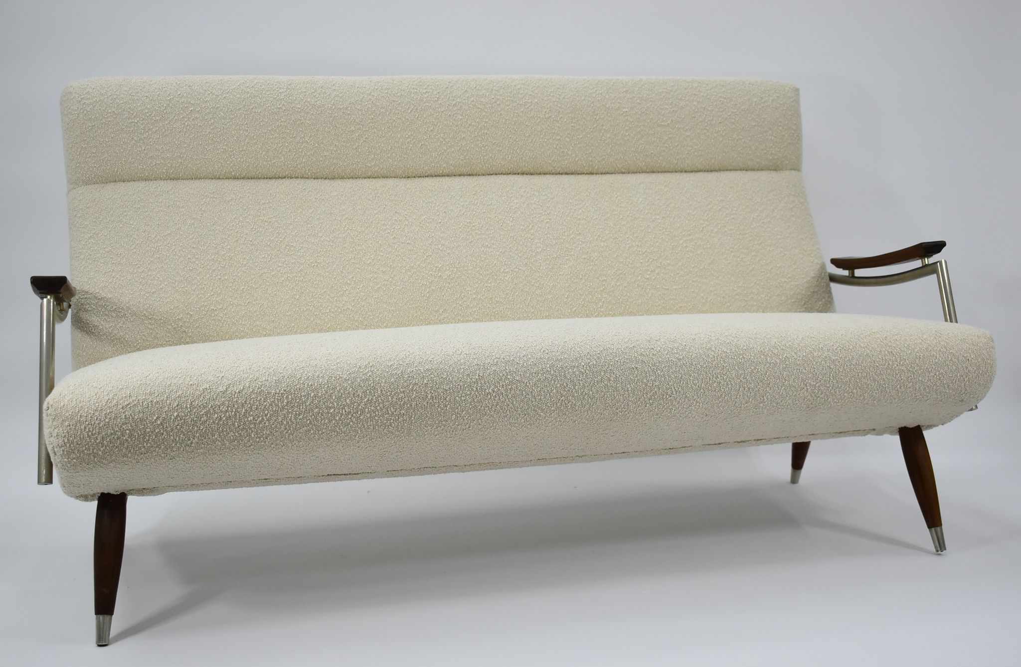 Canapé Danemark années 1960 bouclé beige