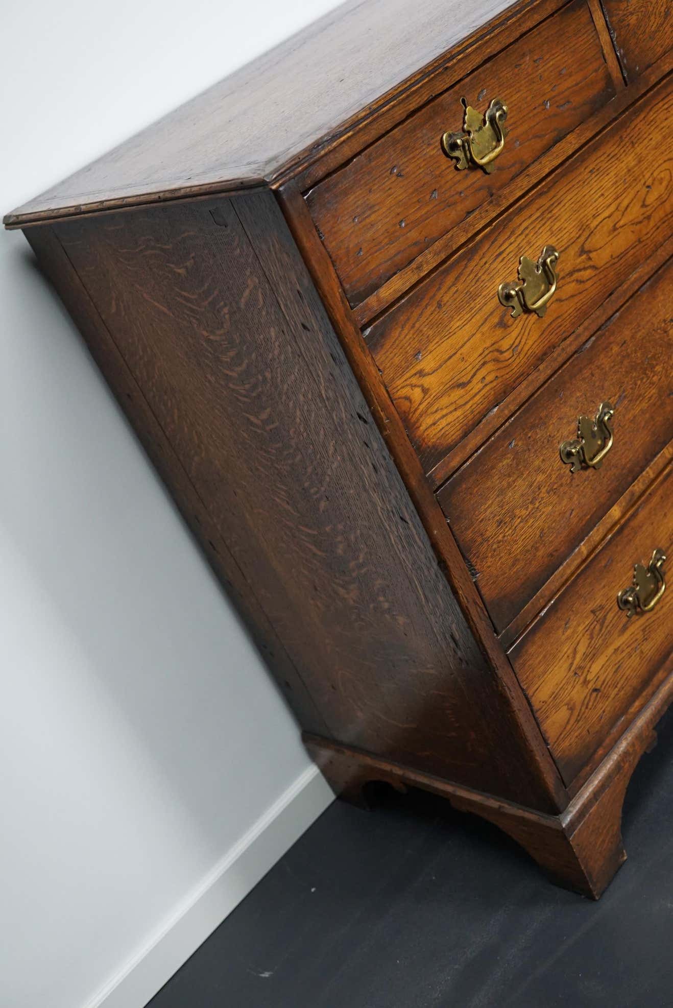 Commode anglaise en chêne début XXe siècle