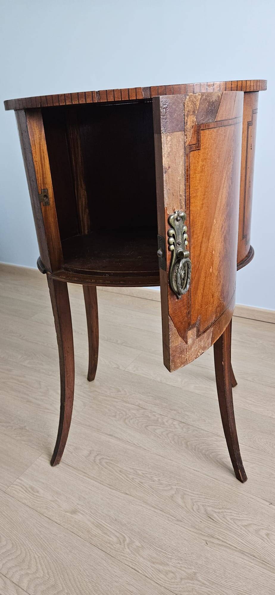 Small piece of furniture
