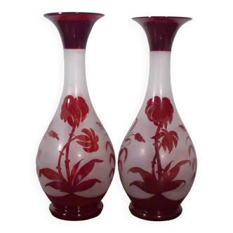 Paire de vases en verre