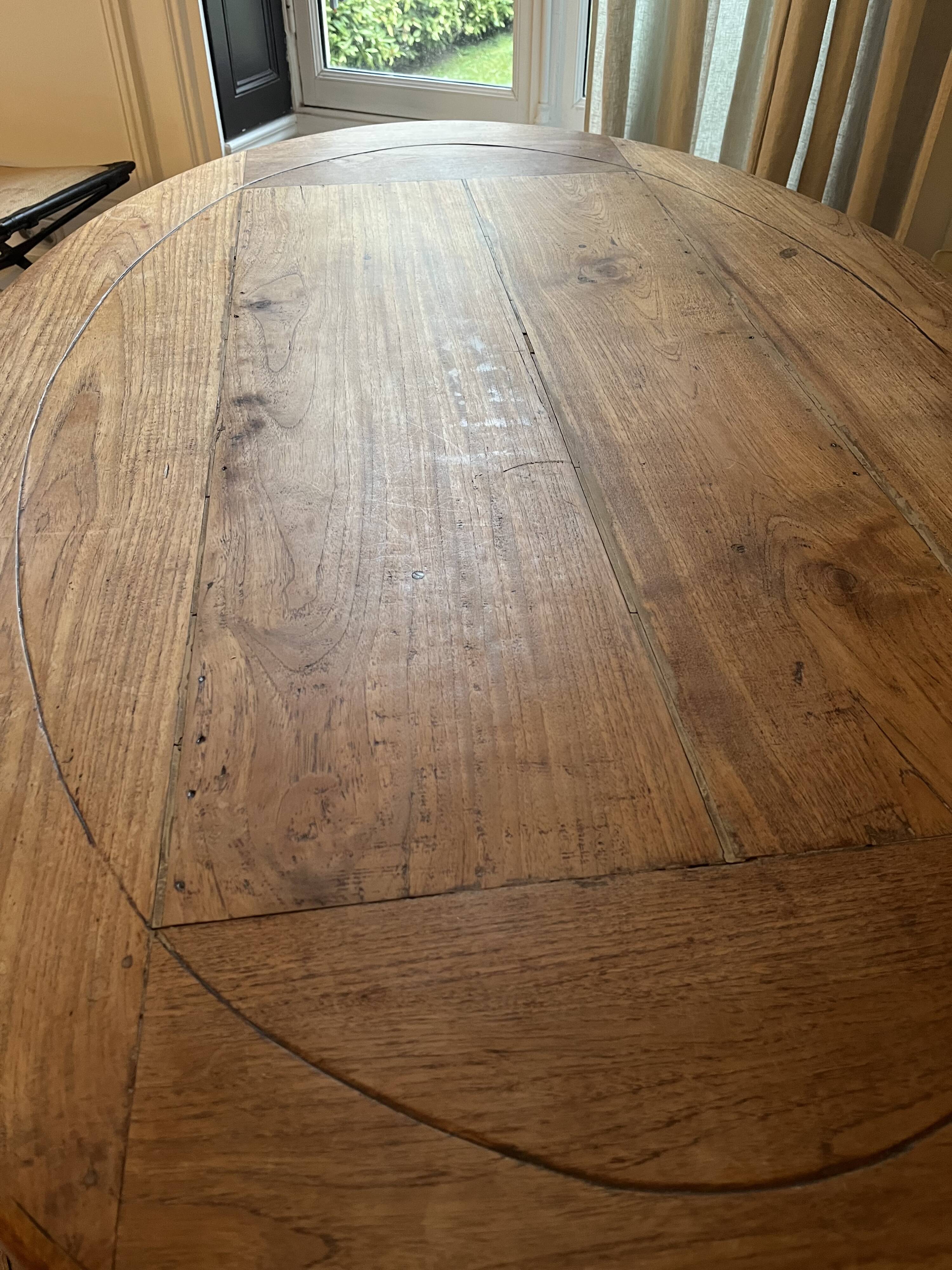 Oval desk in varnished solid wood