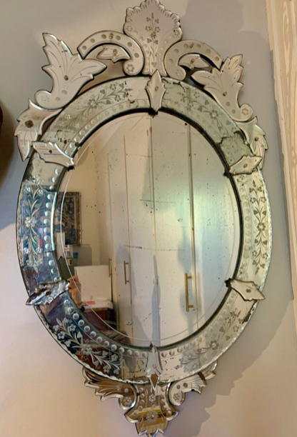 Bevelled venetian mirror, pediment, high 114 cm