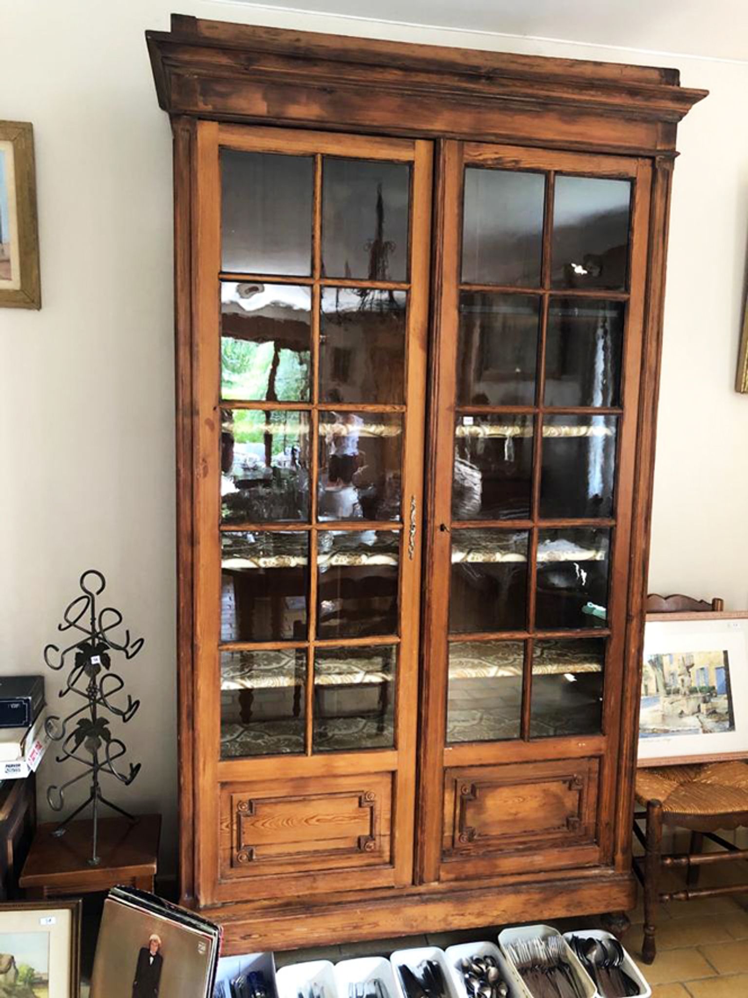 Ancienne - vitrine en bois massif