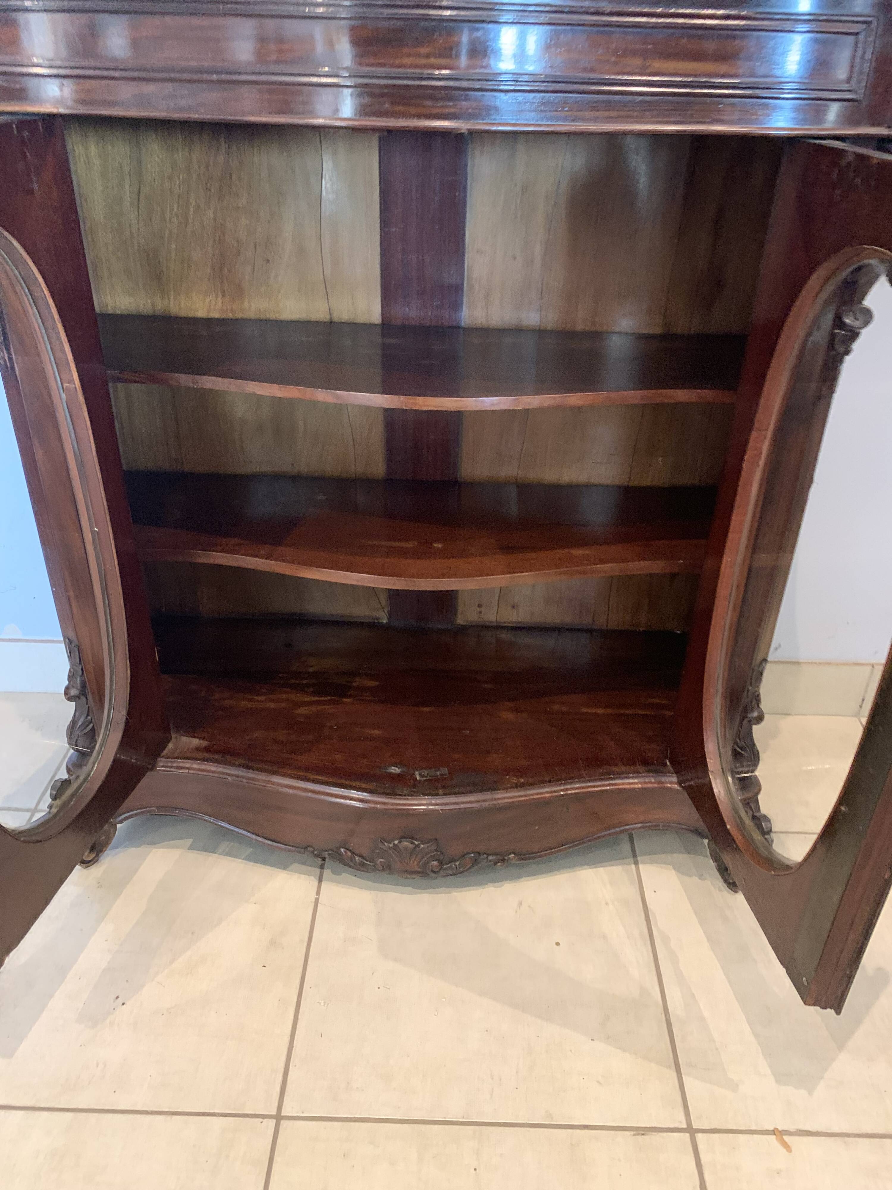 Louis Philippe cupboard in mahogany and nineteenth century veneer