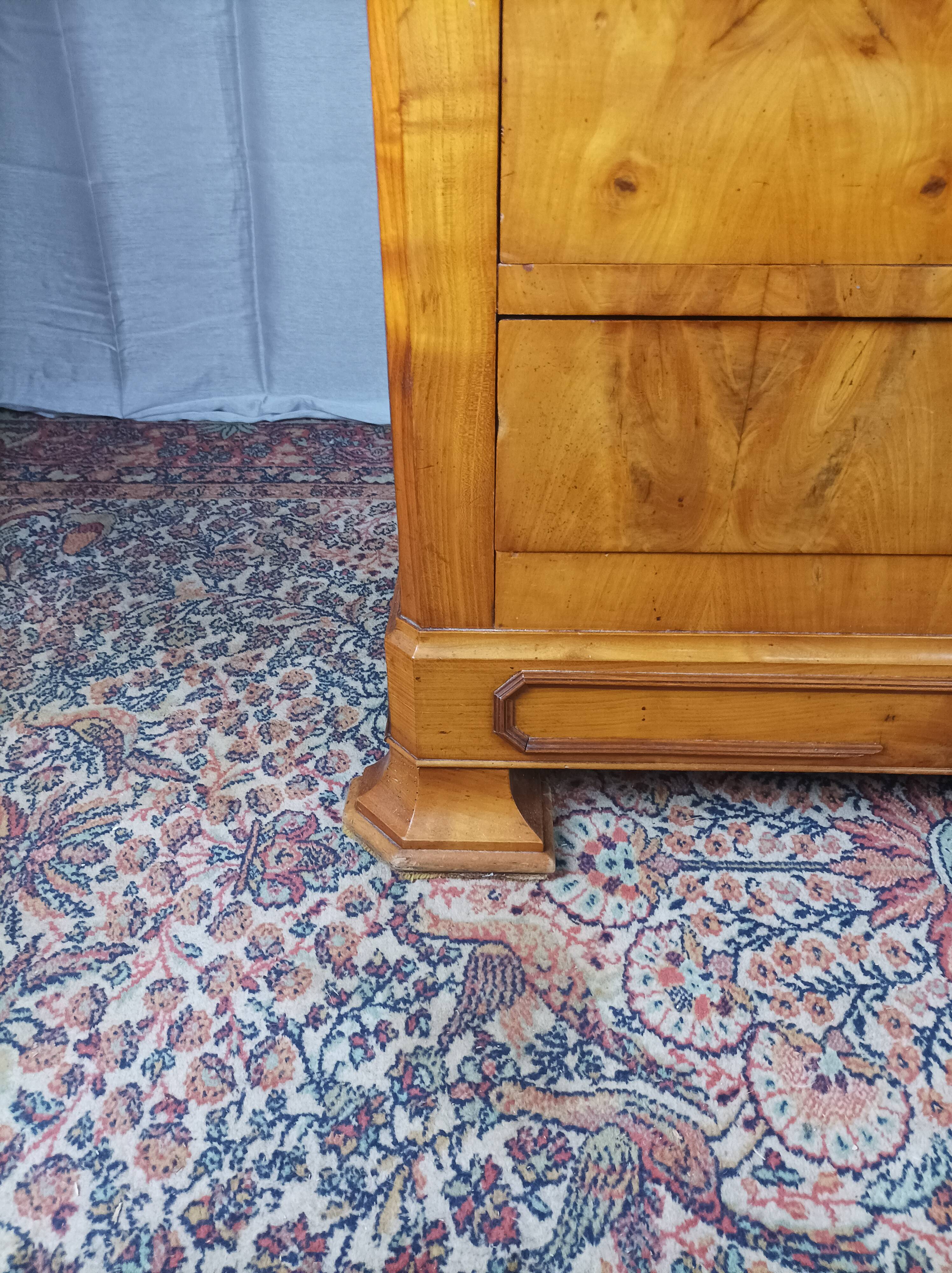 Louis Philippe chest of drawers in cherry wood