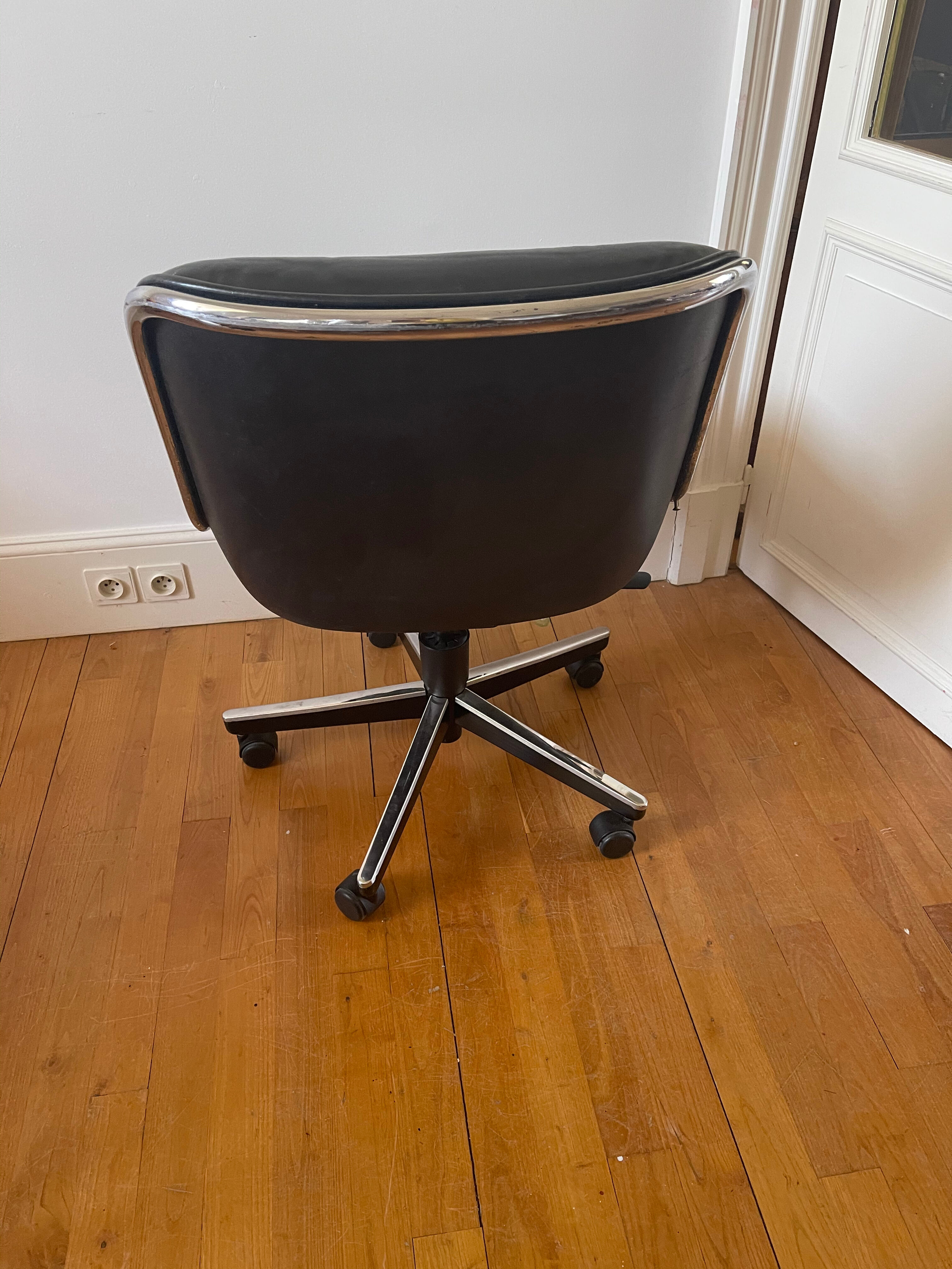 Fauteuil Exexcutive Chair de Charles Pollock édité par Knoll