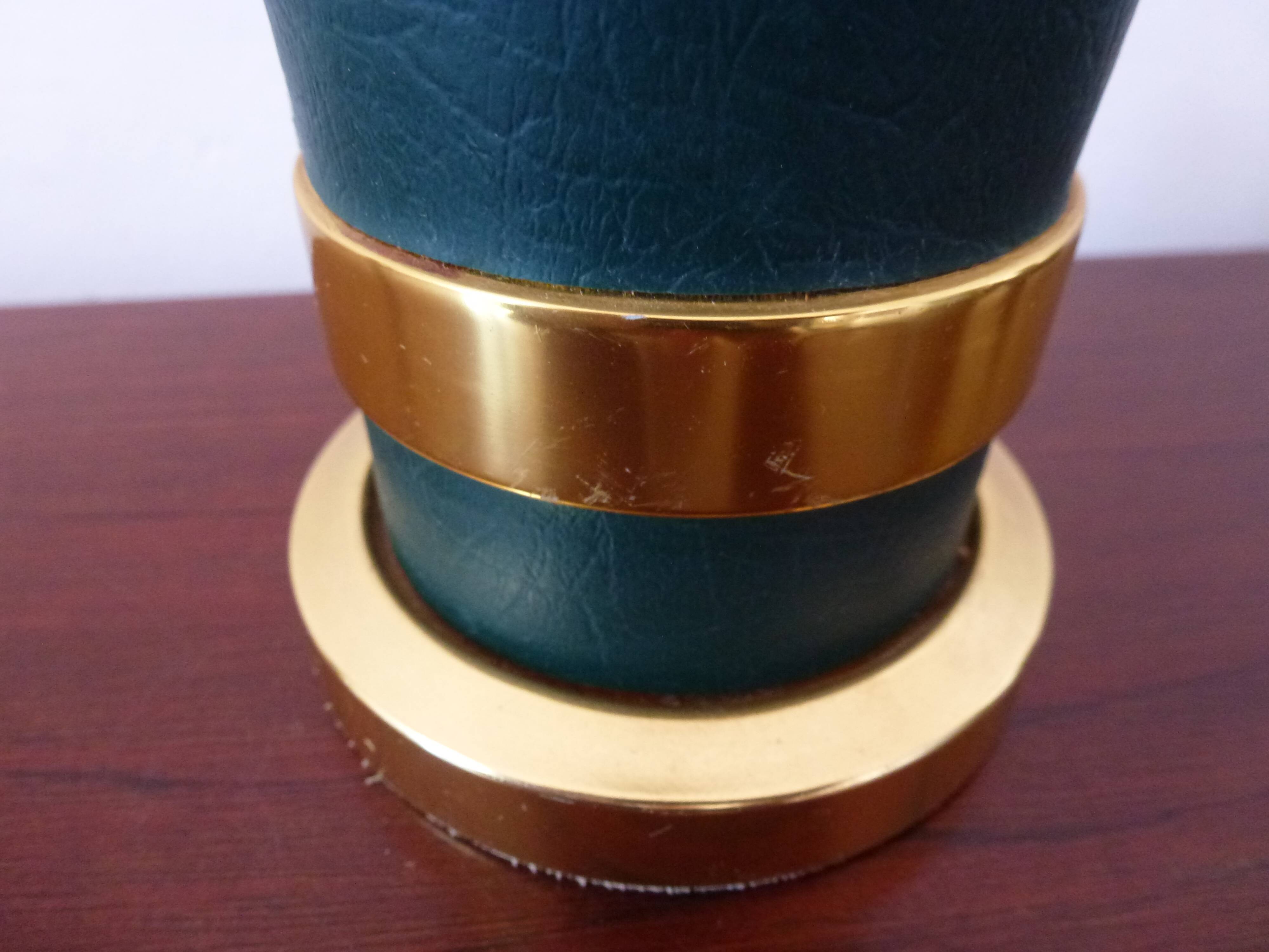 Vintage cigarette dispenser