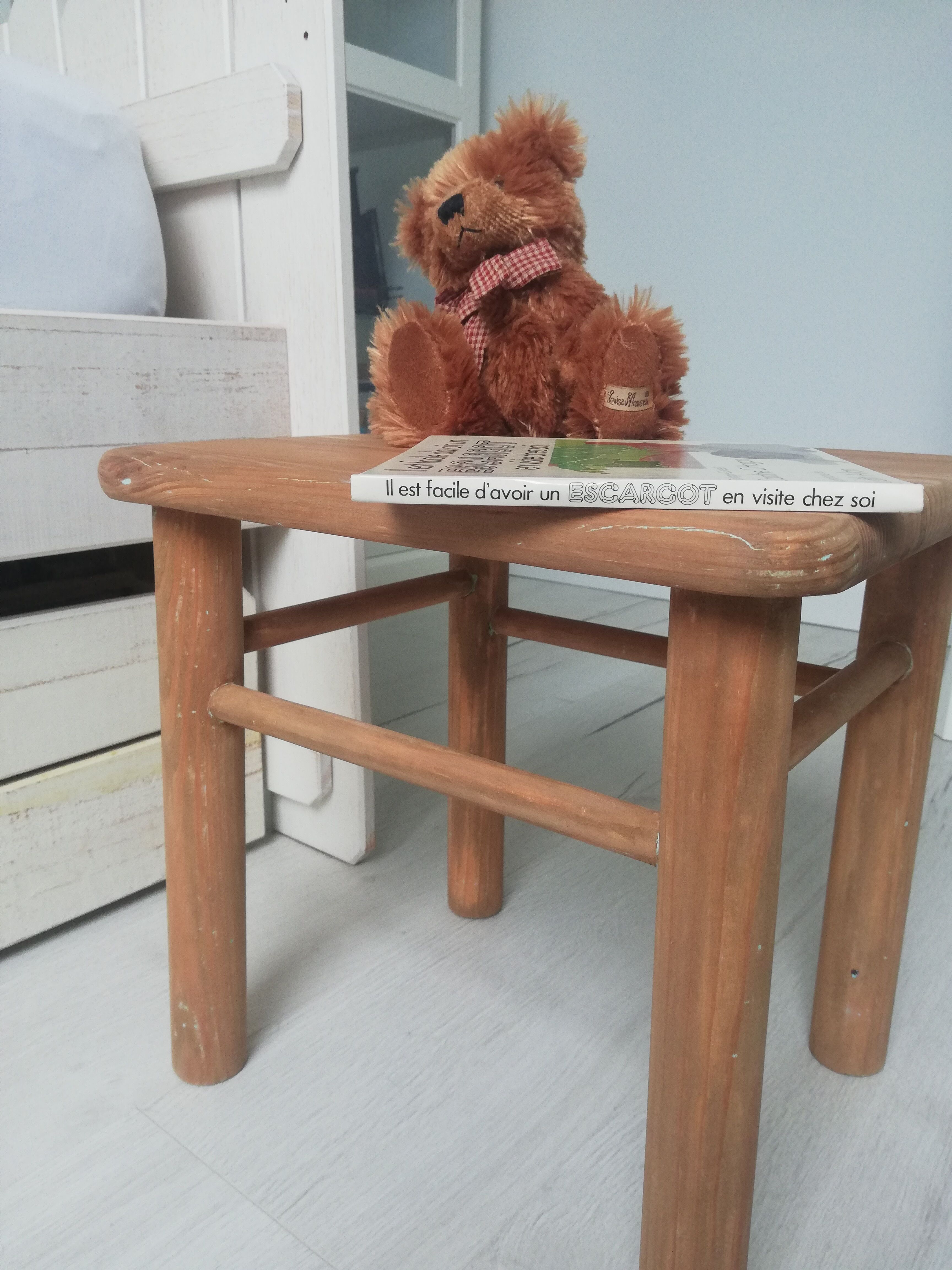 Stool / children's bedside table / end of sofa