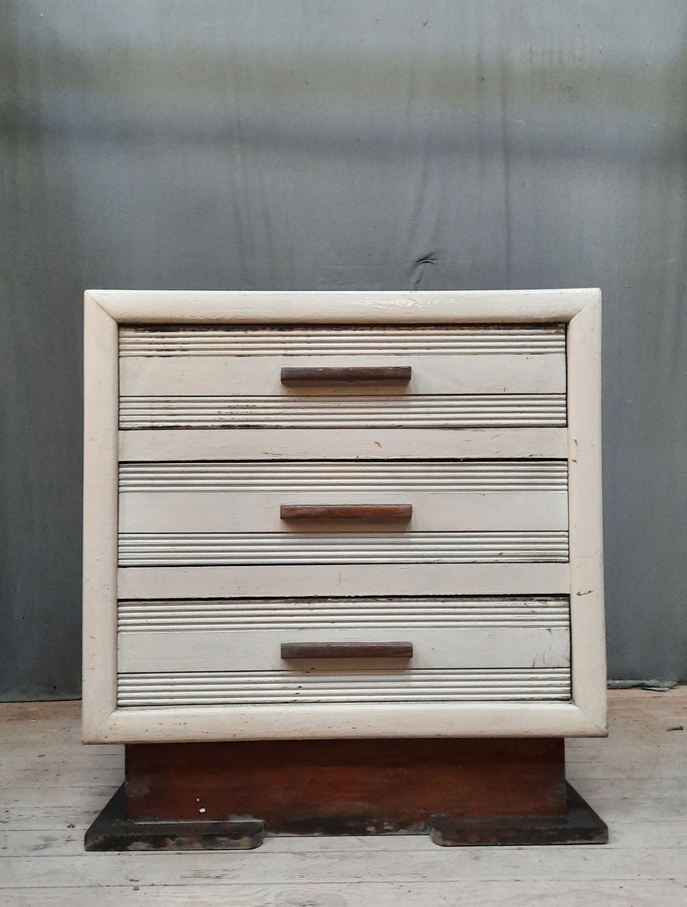 Vintage painted chest of drawers