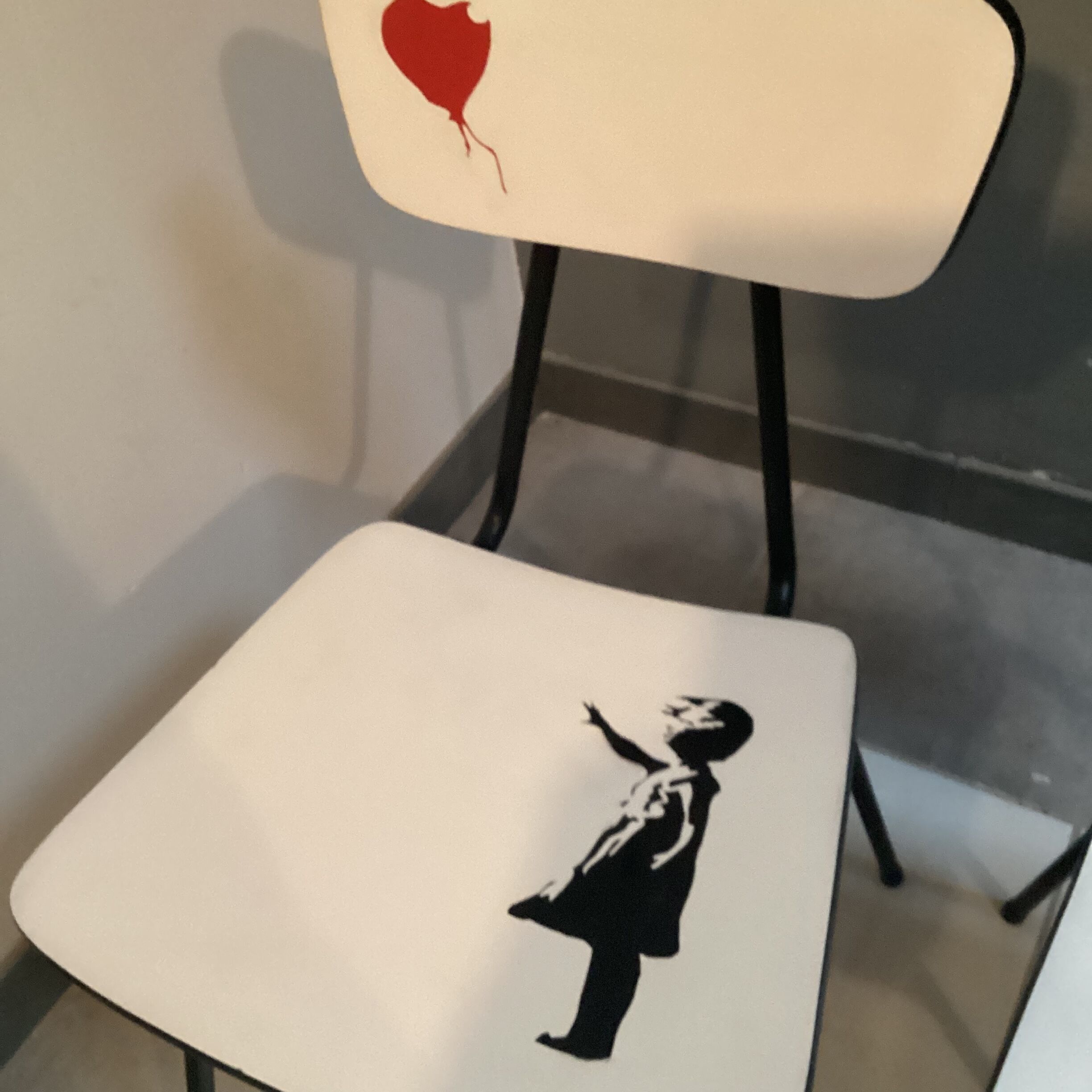 Paire de chaises 1950-60 street art