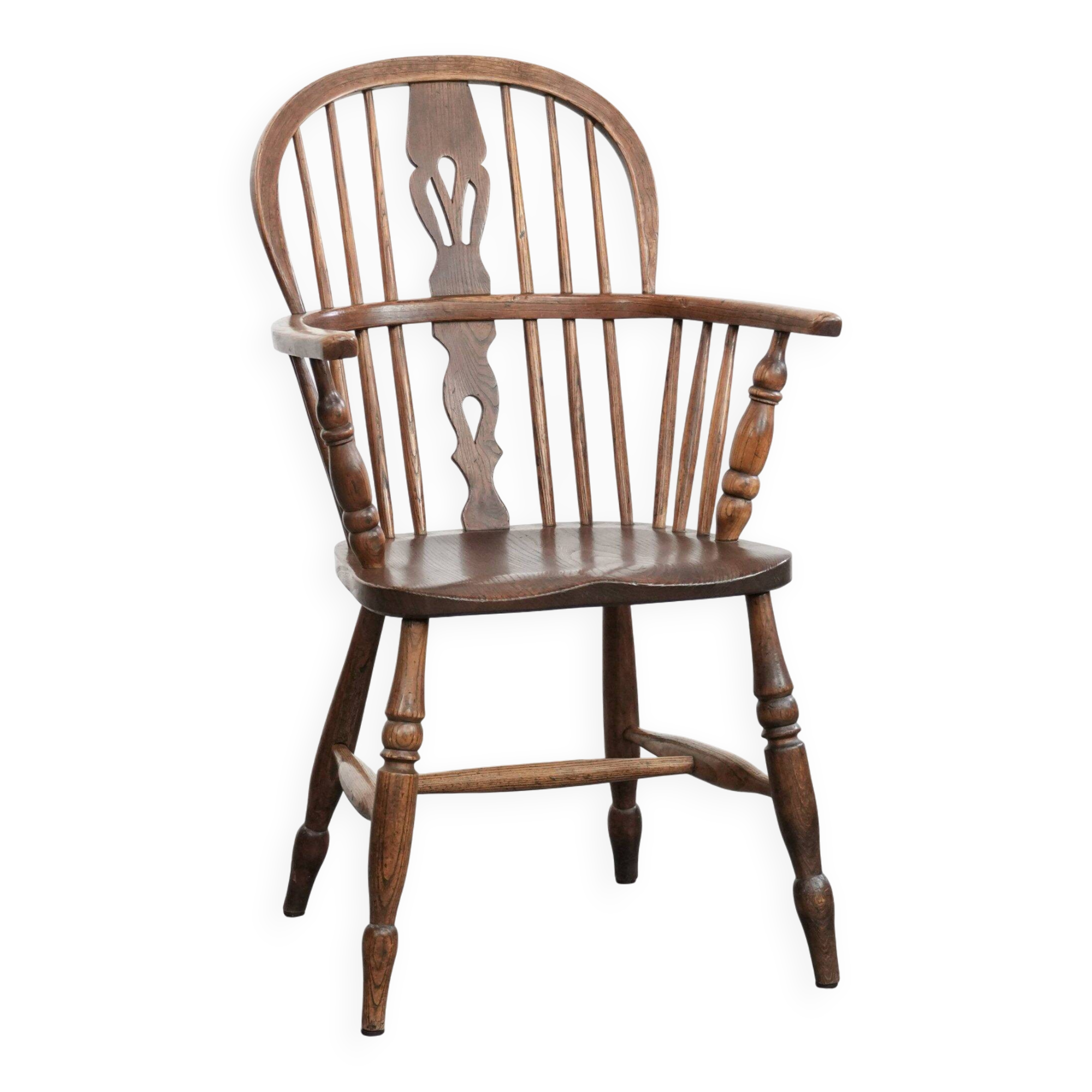 Antique English lowback Windsor chair with beautiful patina