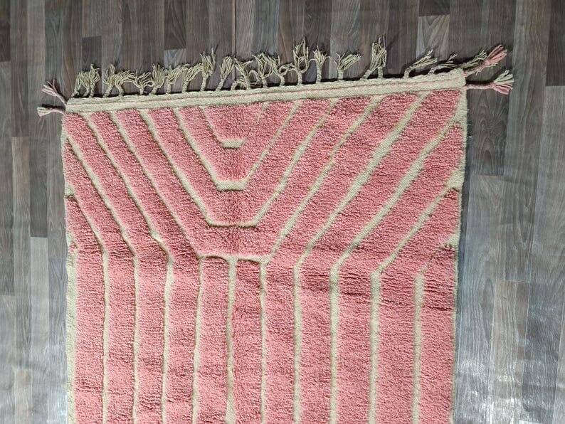 Handmade pure natural wool Berber rug in pink, size 150 x 250 cm.
