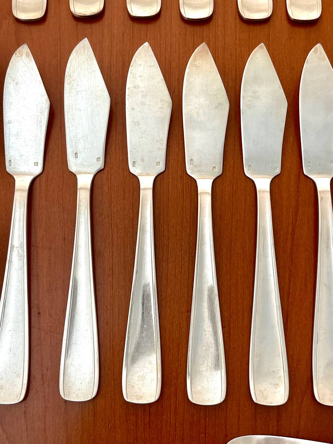 Ravinet d'enfert fish service, 12 place settings with serving cutlery