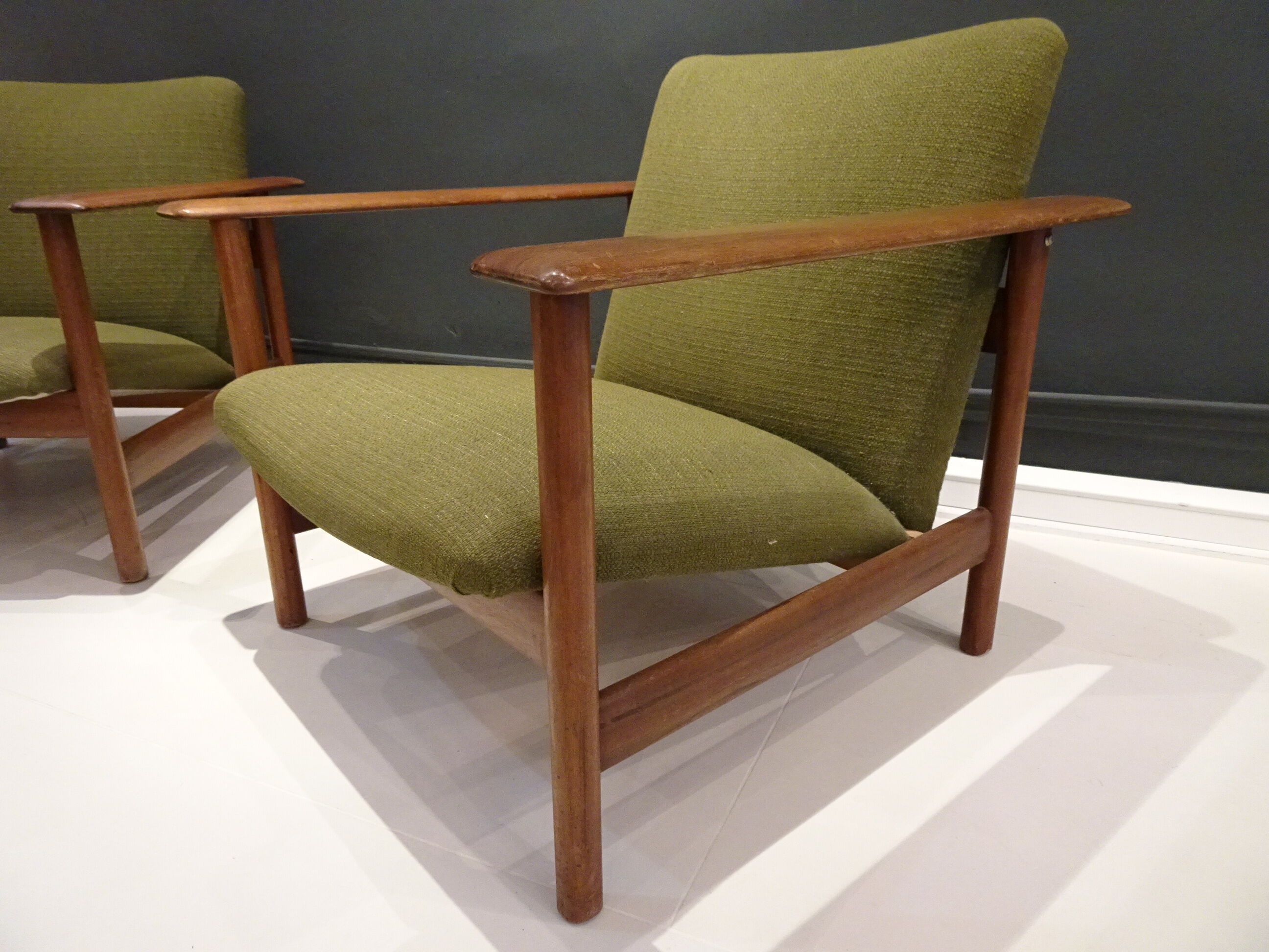 Pair of scandinavian armchairs in green fabric and teak