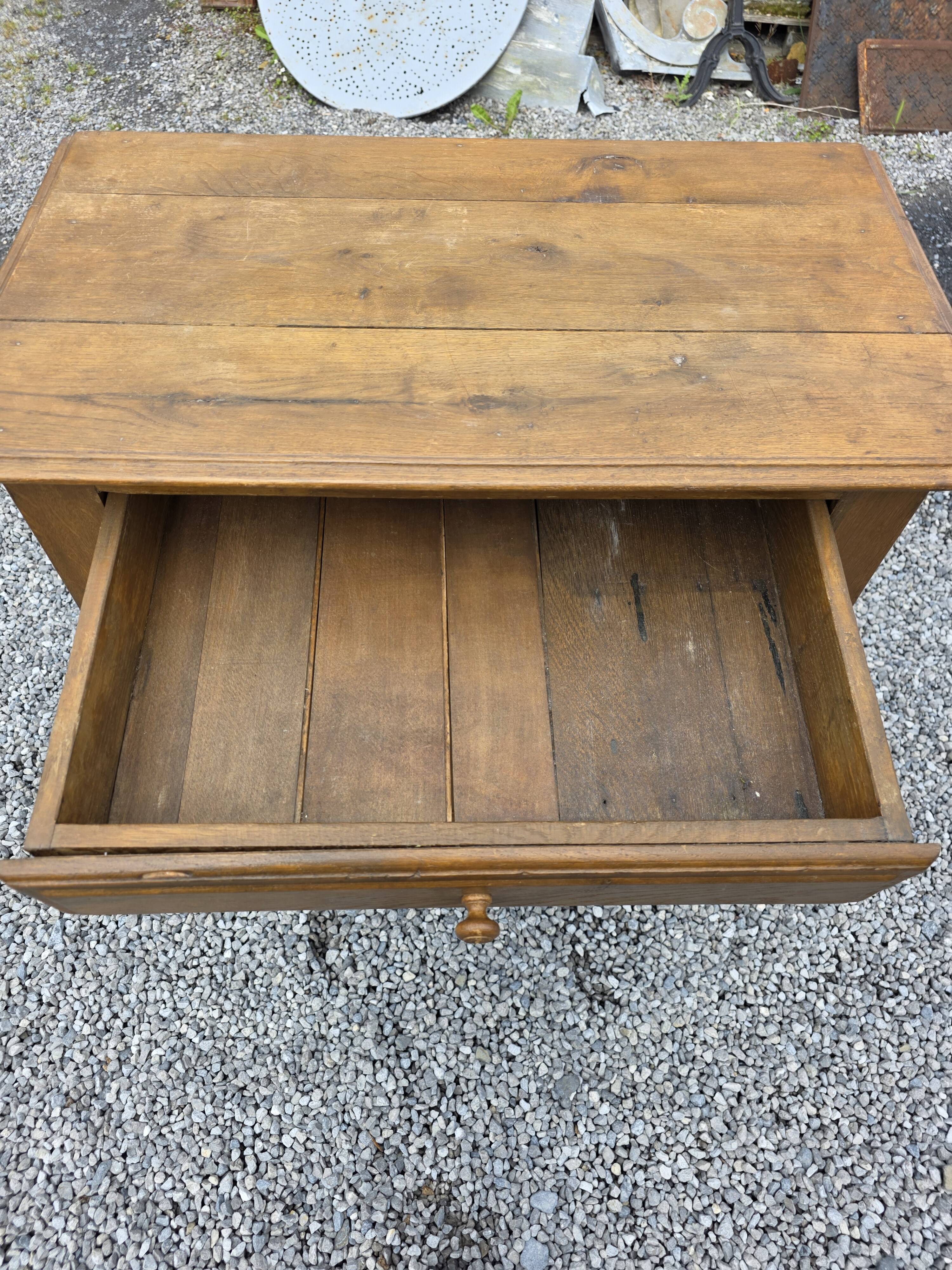 Antique oak confiturer