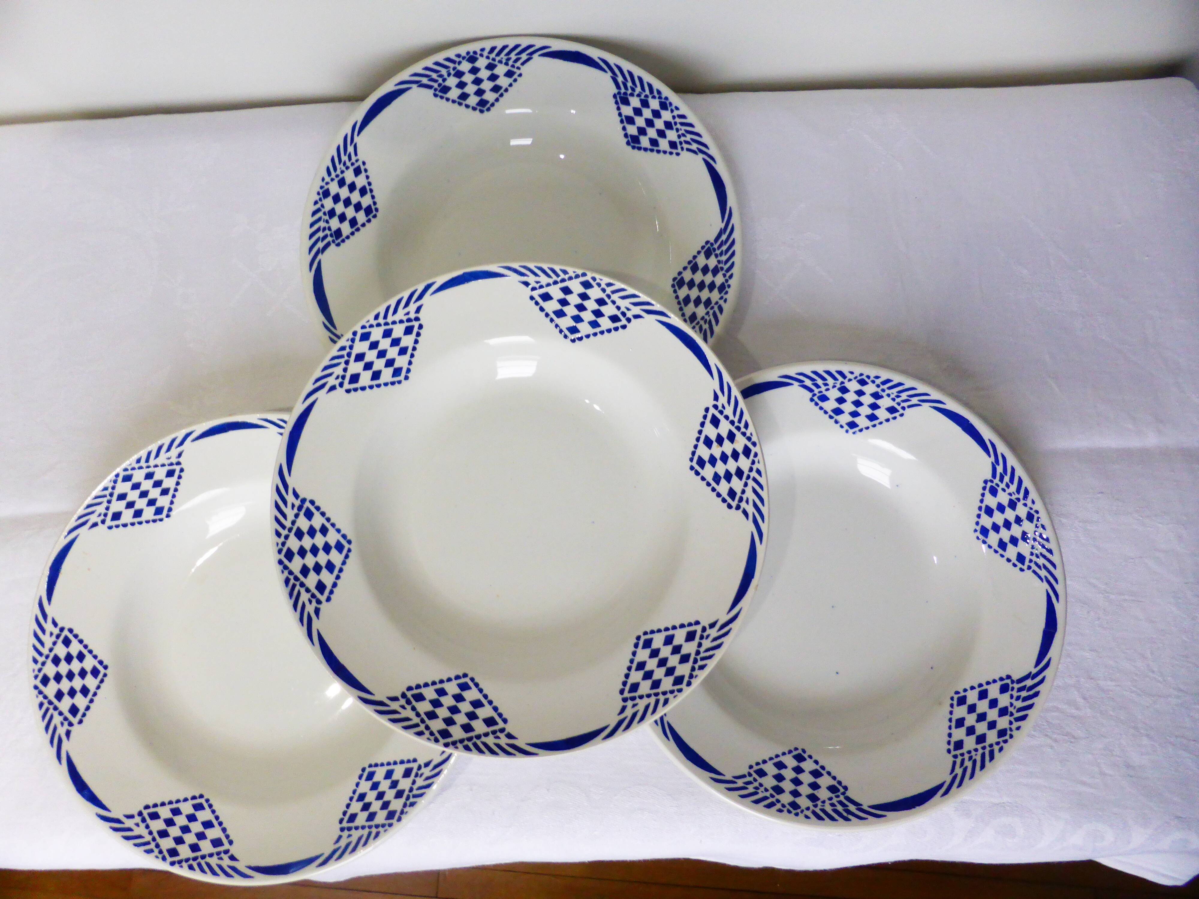 4 deep plates from Moulin des Loups et Hamage, Pantin model 211236