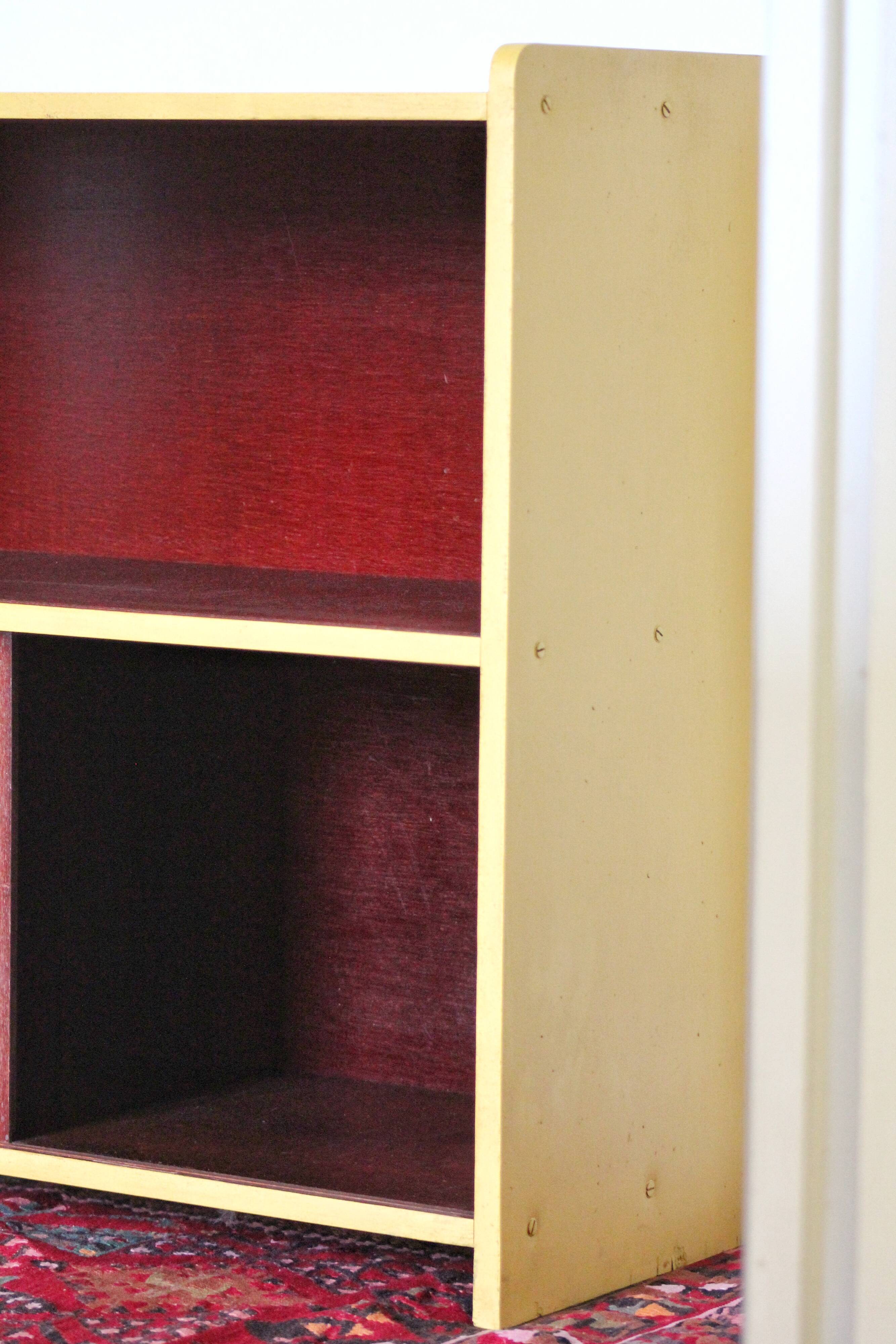 Vintage young mustard showcase