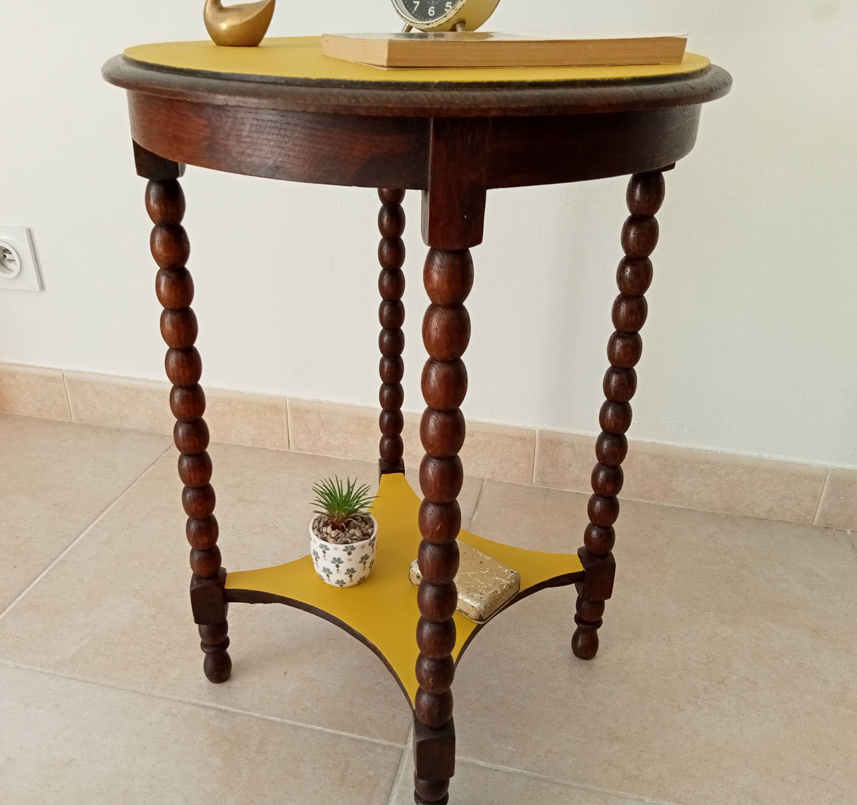 Old pedestal table, early 20th century, turned wooden legs