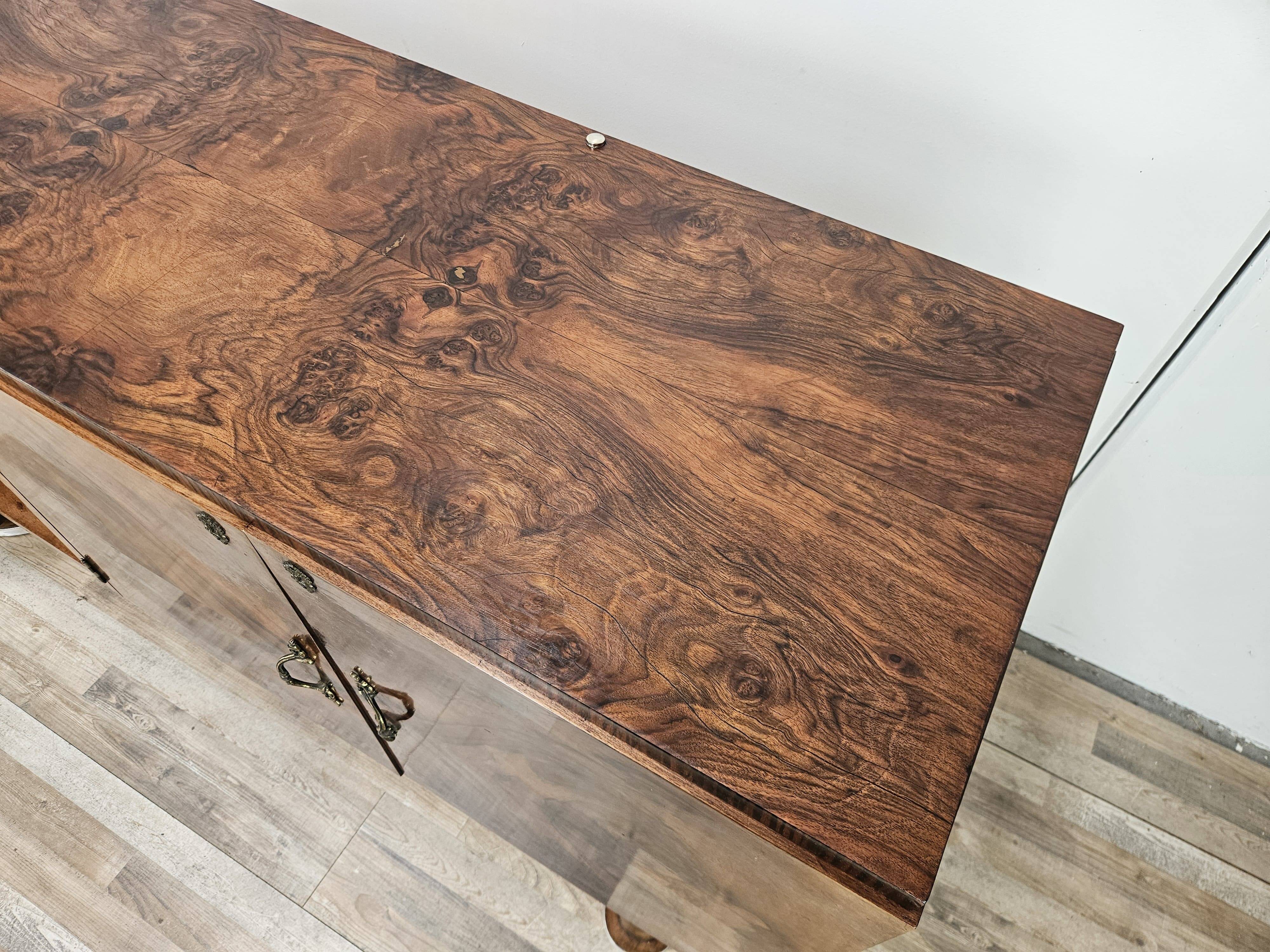 Art Deco sideboard in root walnut and fog with an aluminium base, 1940.