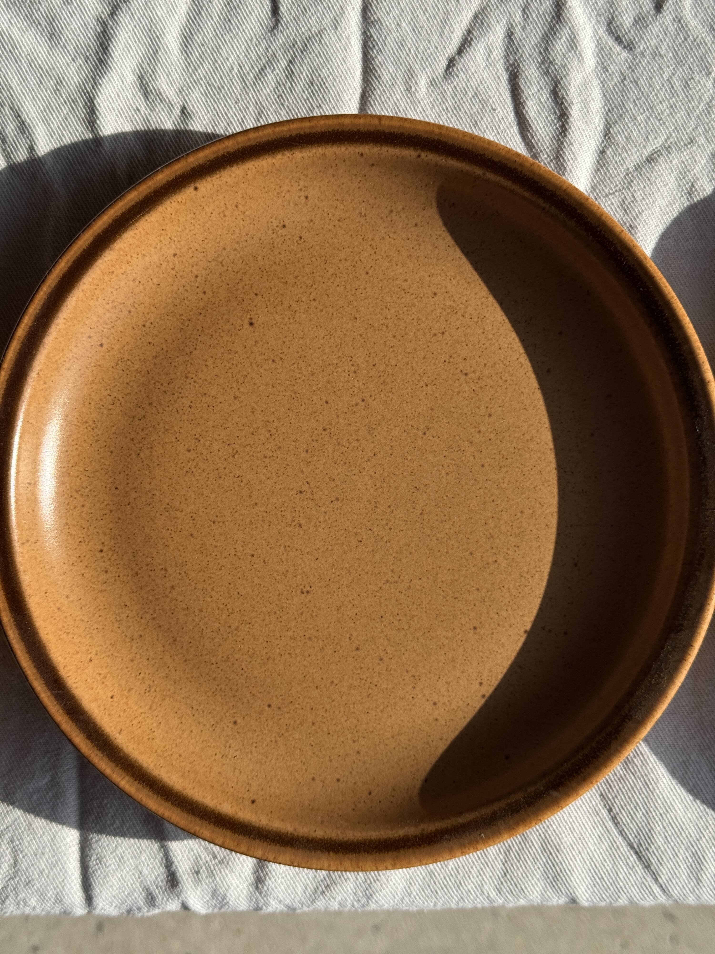 Set of 11 small dessert plates in brown-striped stoneware from Sarreguemines.