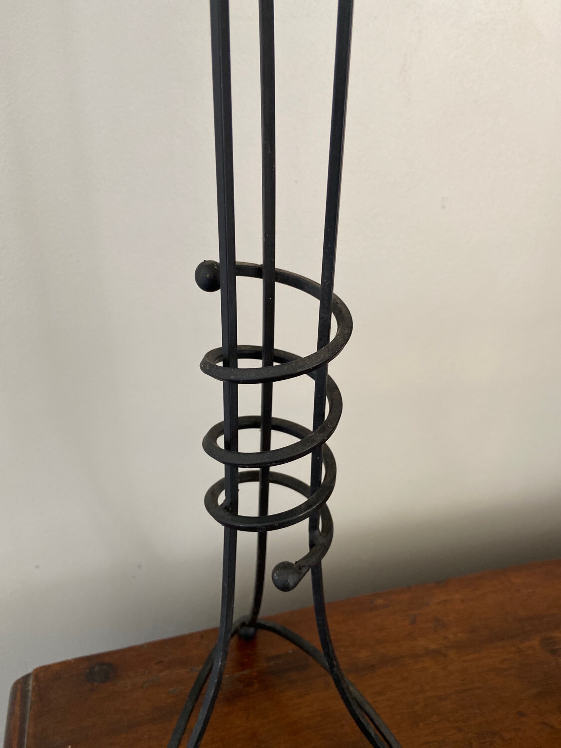 Metal candle holder
