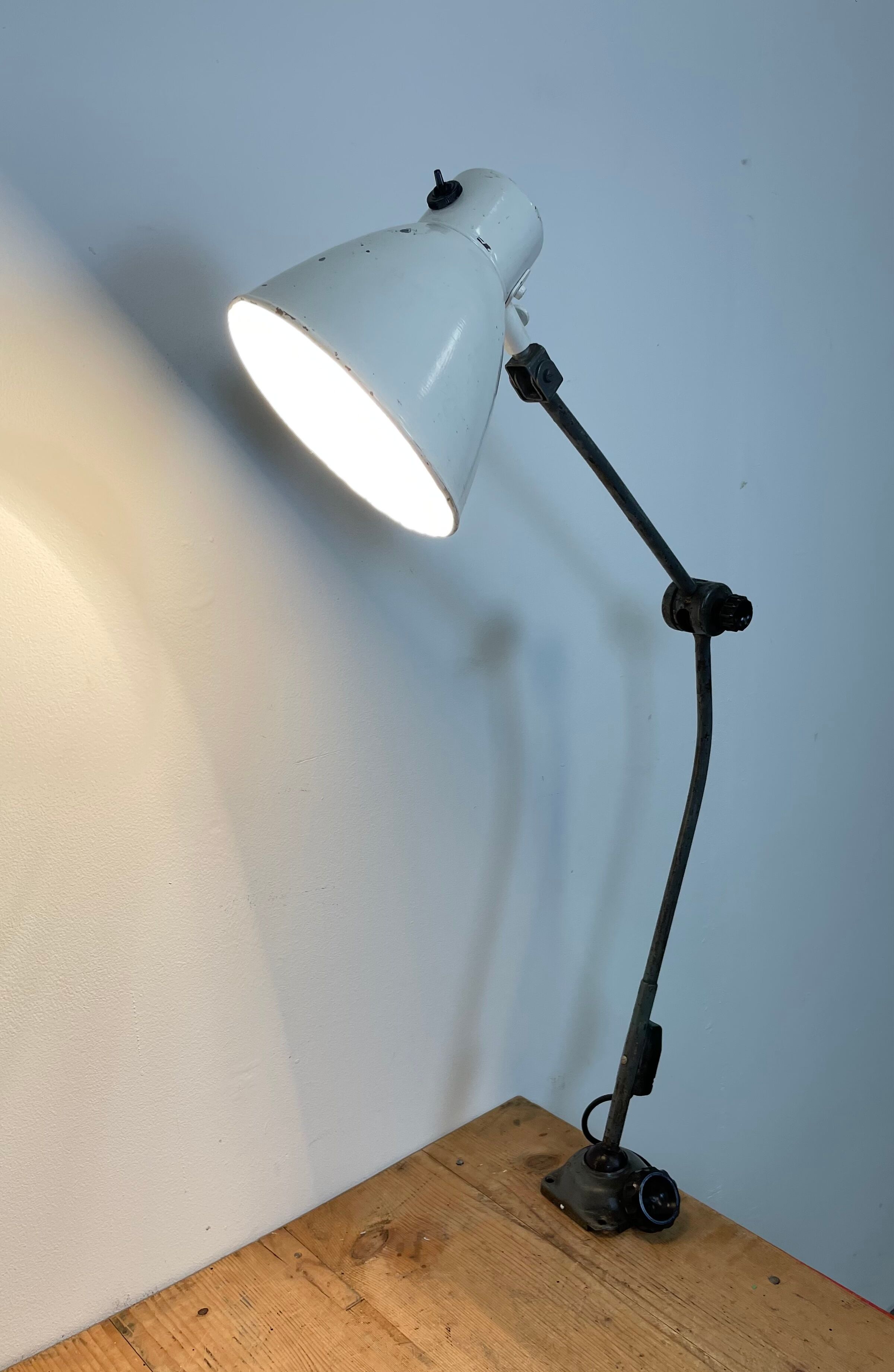 Lampe de table d’atelier industriel années 1960