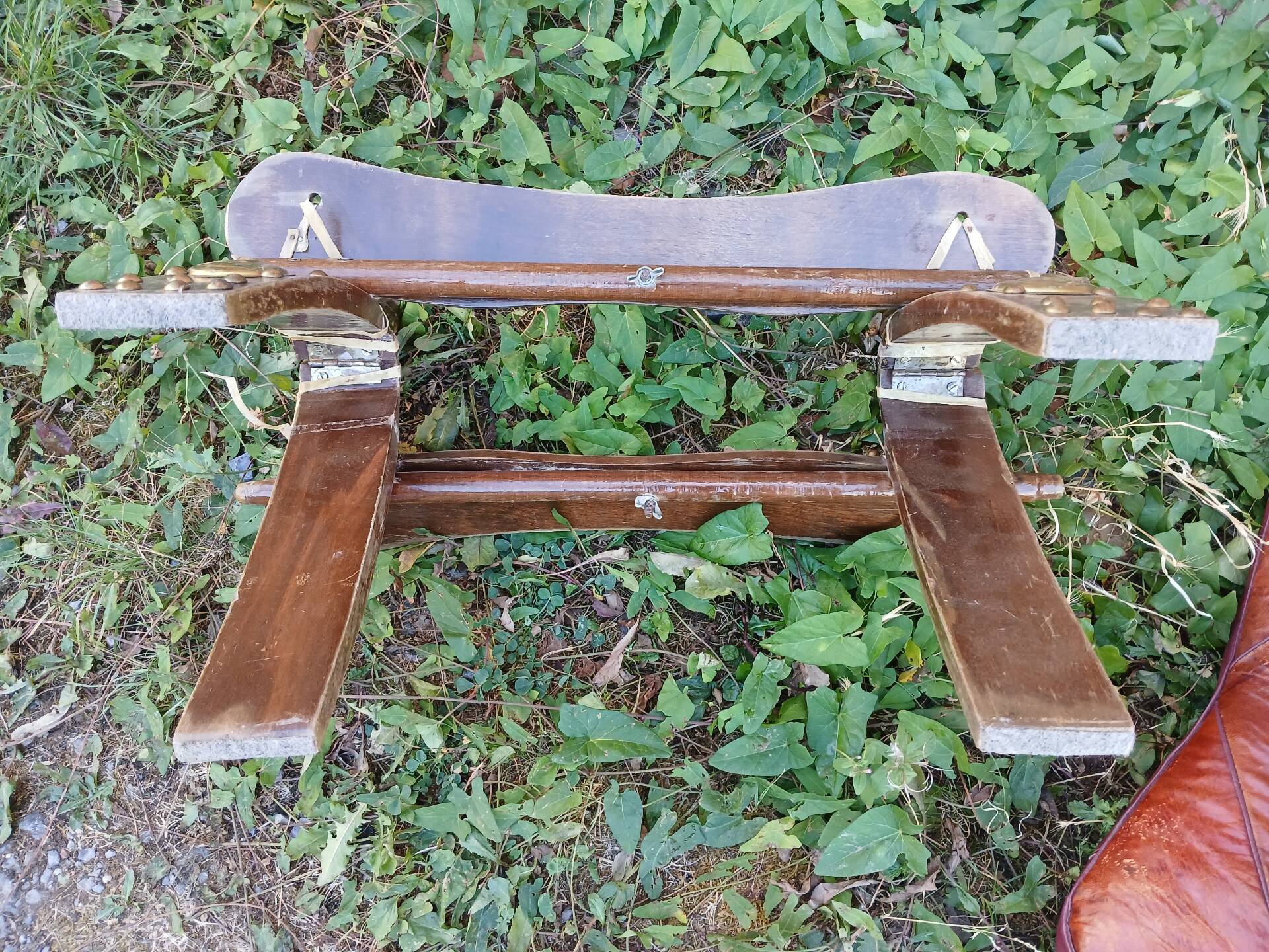 Tabouret égyptien forme selle de chameau