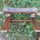 Tabouret égyptien forme selle de chameau