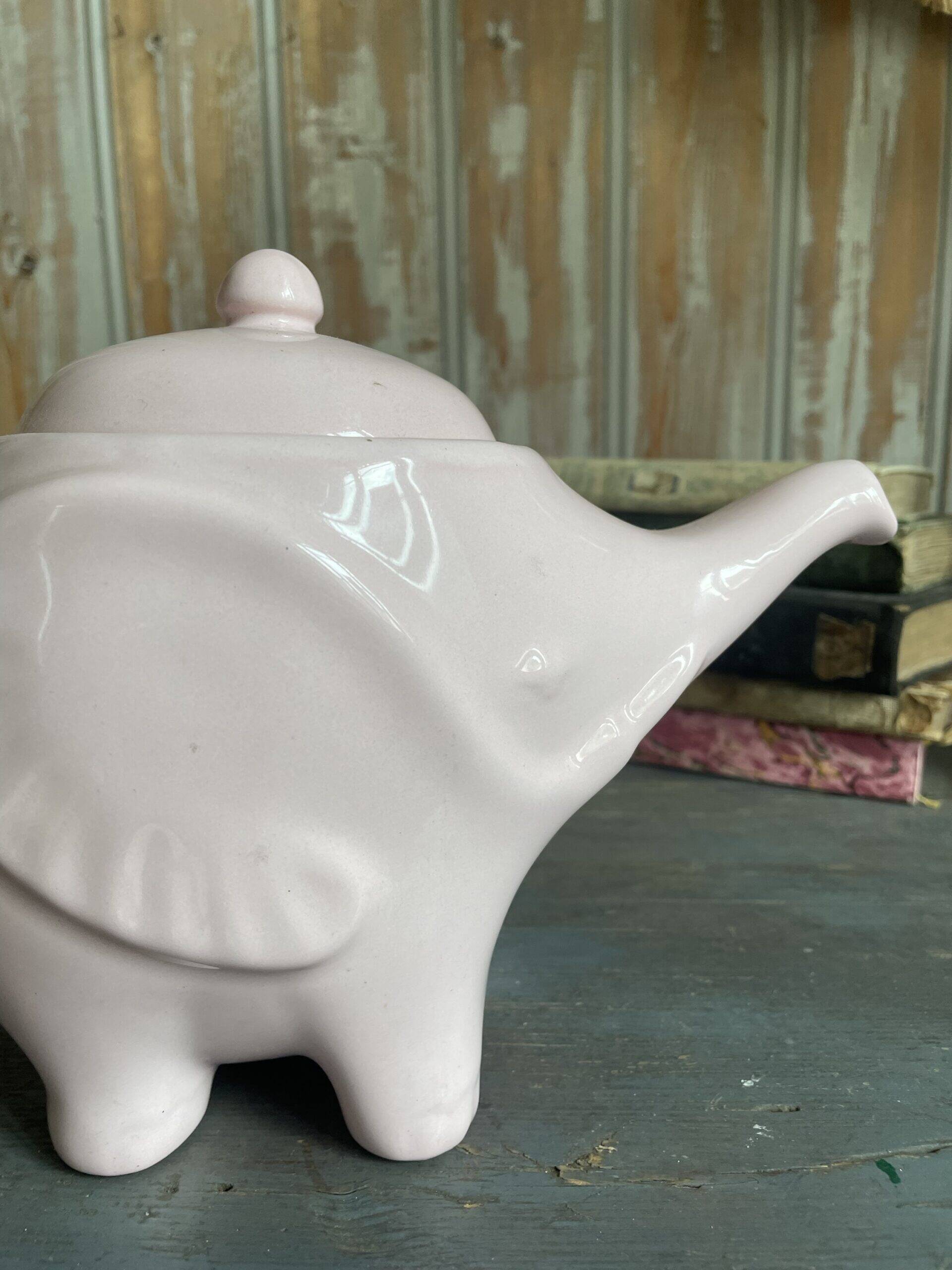 Pink teapot