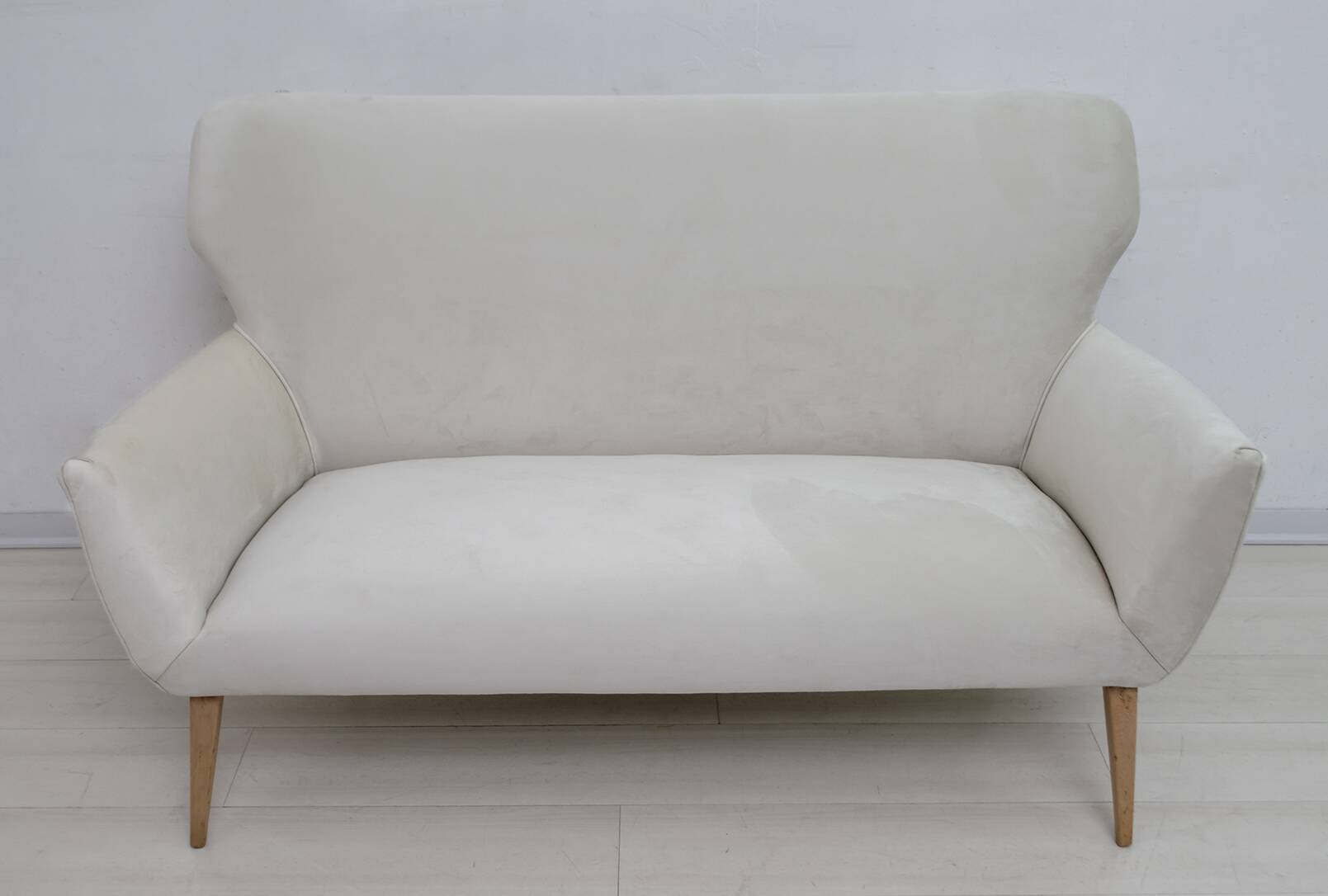 After Gio Ponti Mid-Century Modern Italian Velvet Small Sofa, 1950s