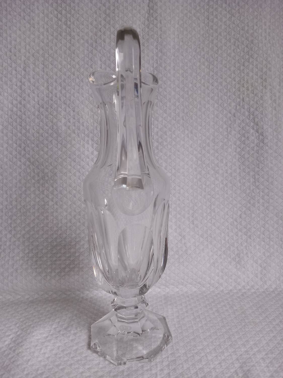 Superb cut crystal jug from the Saint Louis house, model Ch.