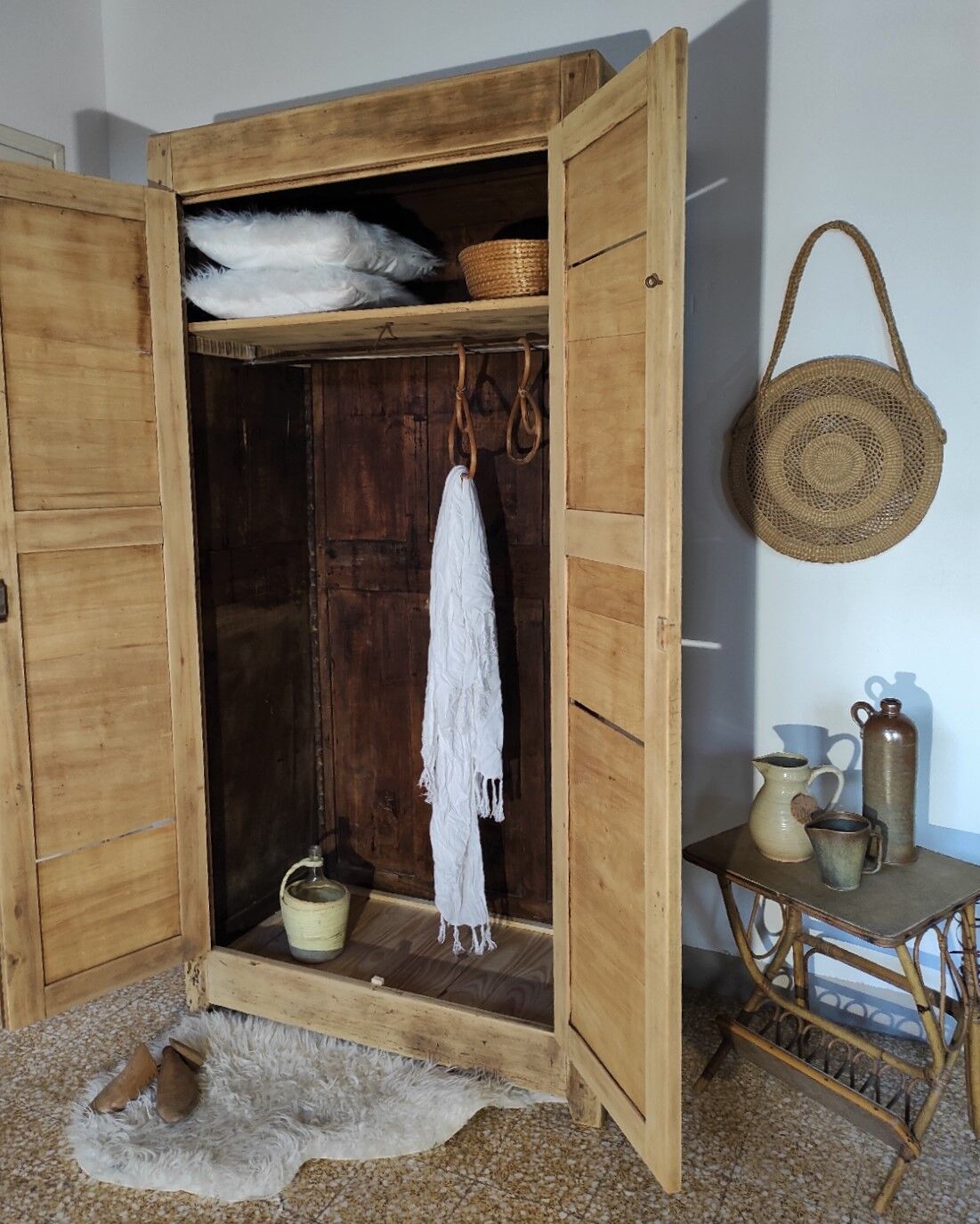 Armoire parisienne