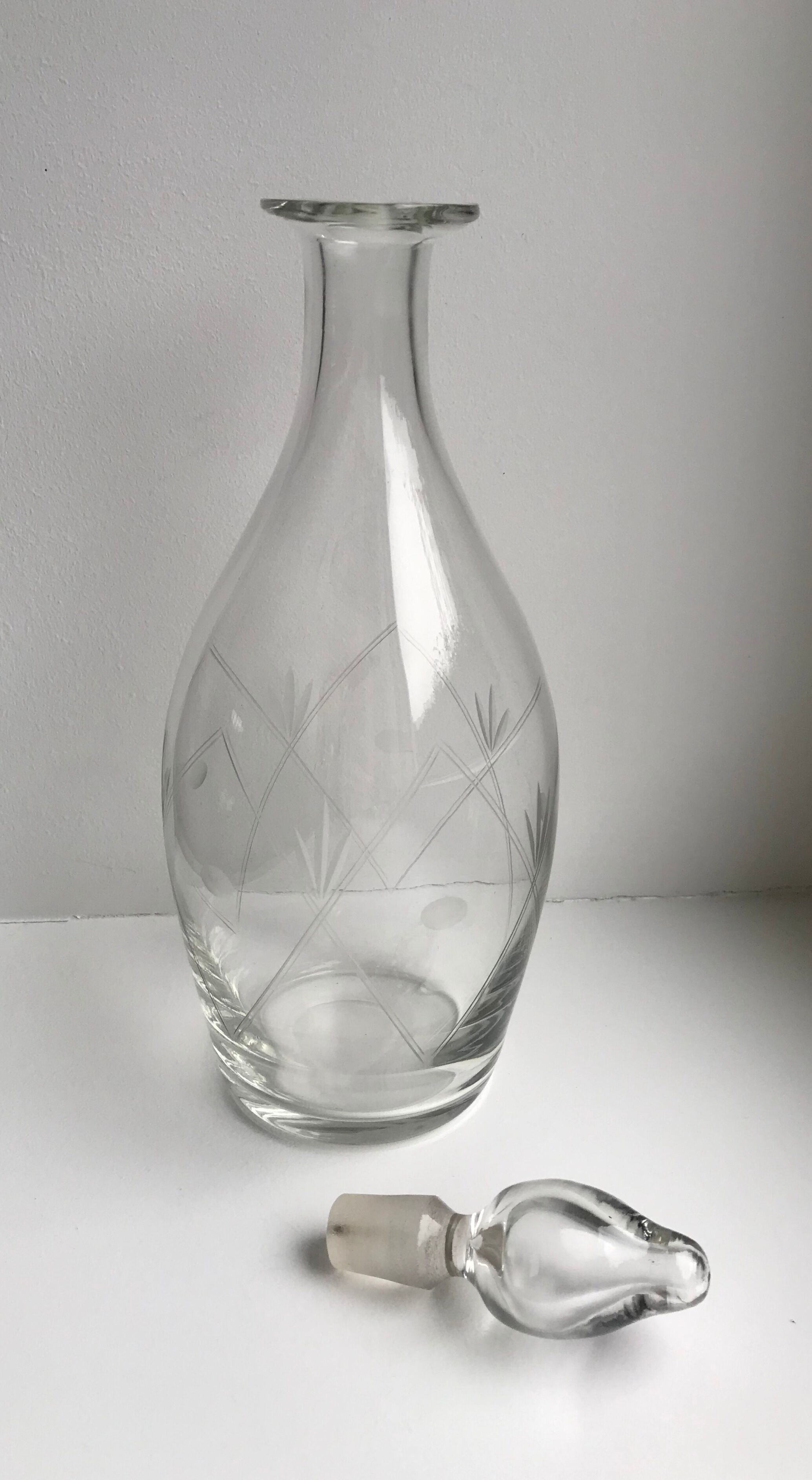 Carafe à vin en cristal en verre gravé début XXème
