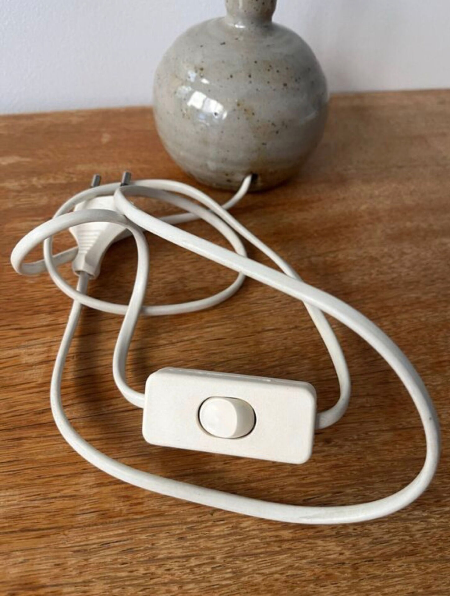 Lampe vintage en grès et abat-jour laine