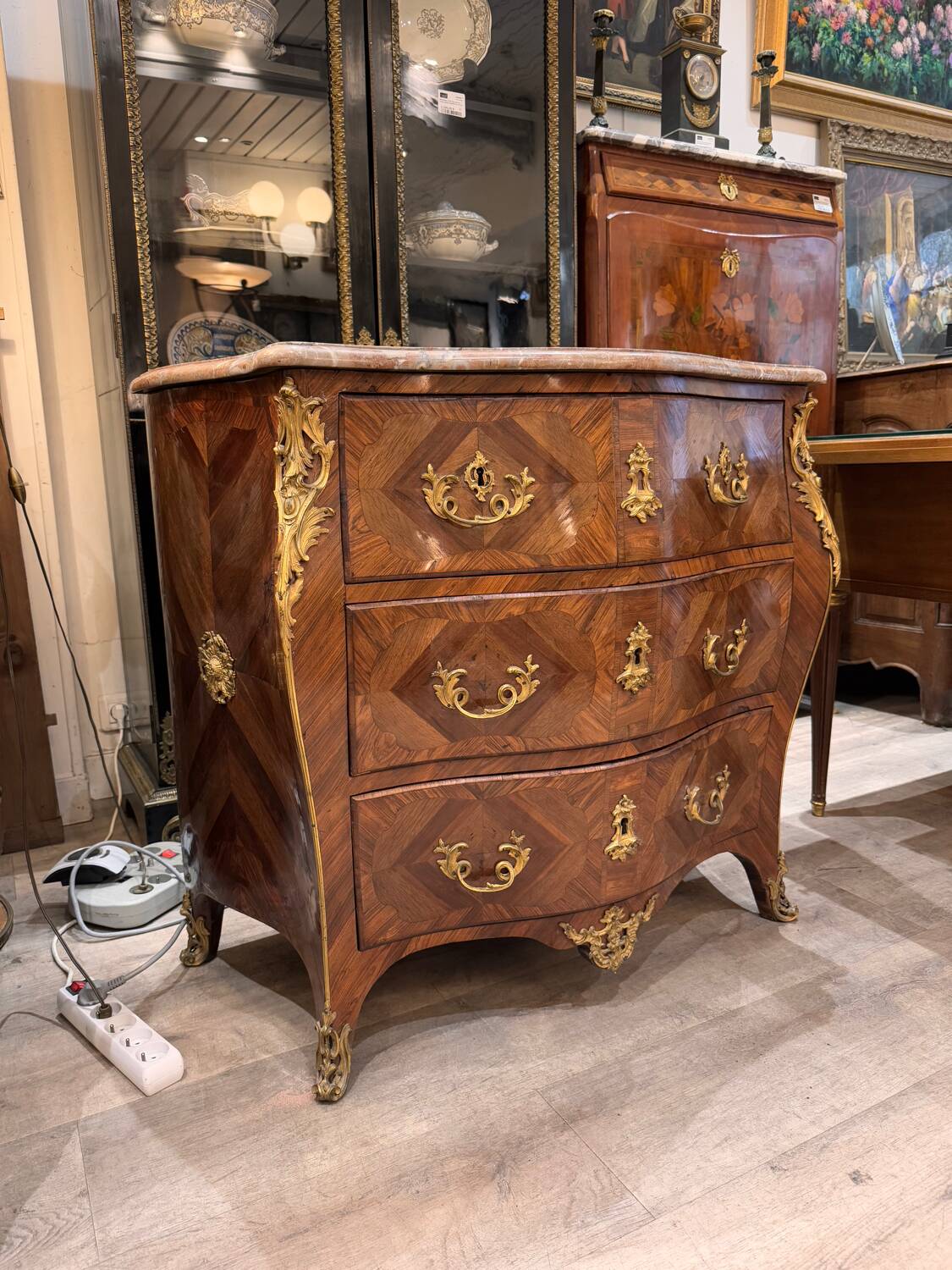 Commode estampillée J Dubois